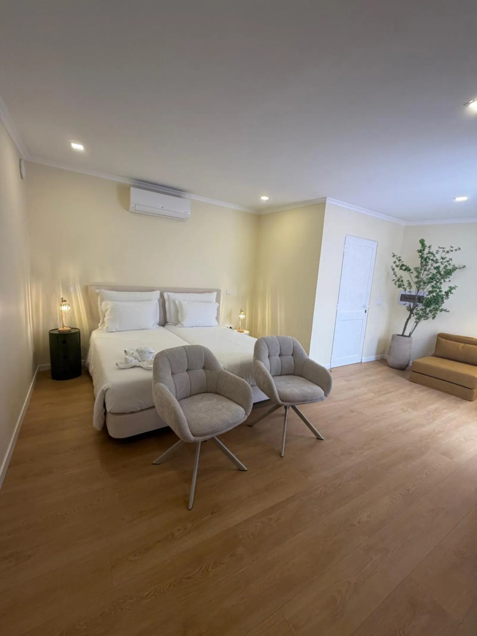 Bed in Inn & Art Madeira