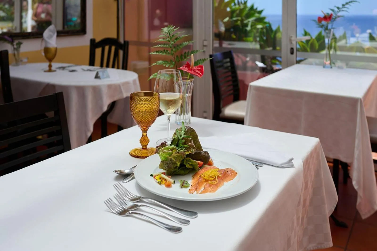 Restaurant/places to eat in Inn & Art Madeira