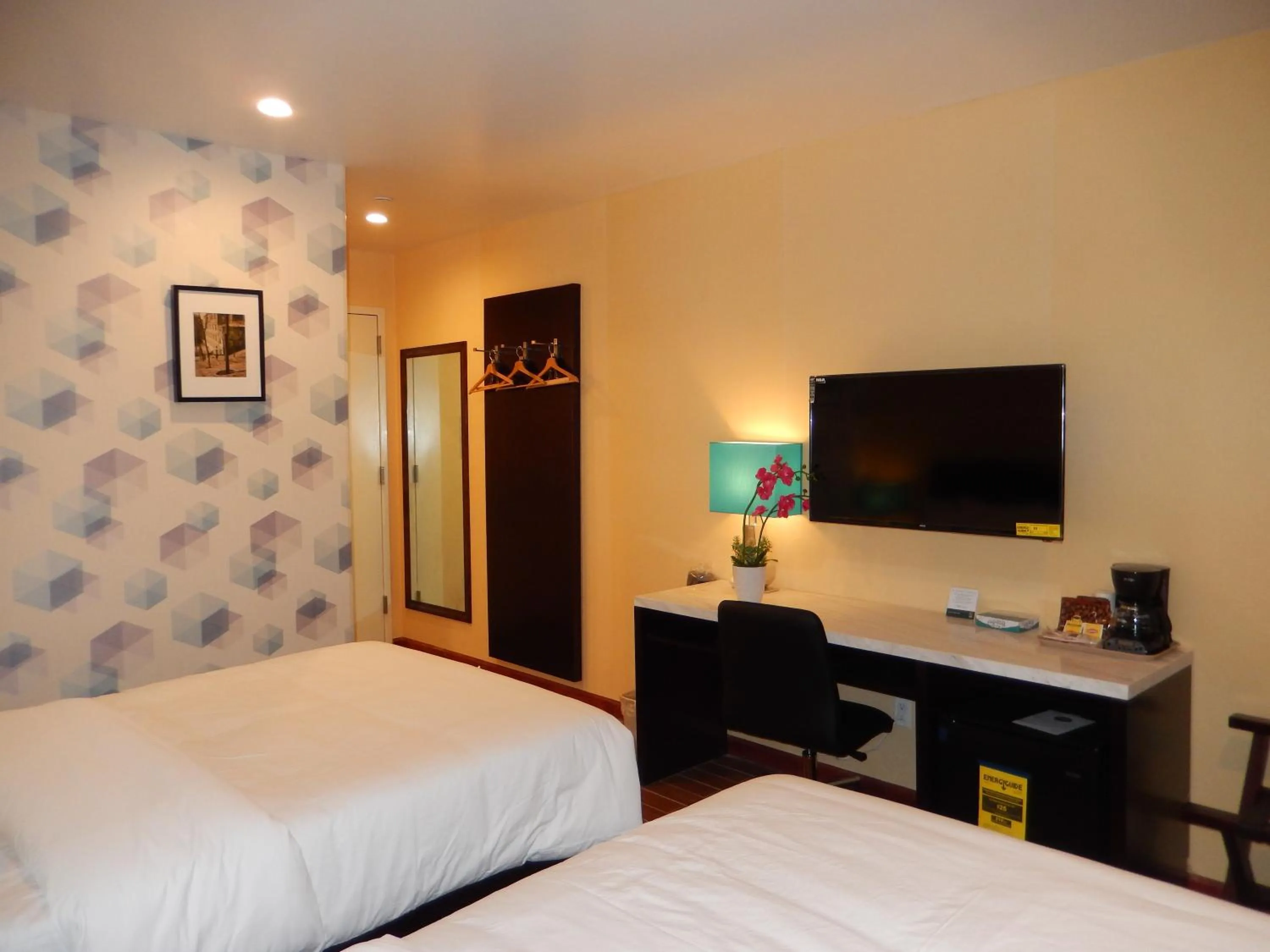 Bed in Quality Inn near Sunset Park