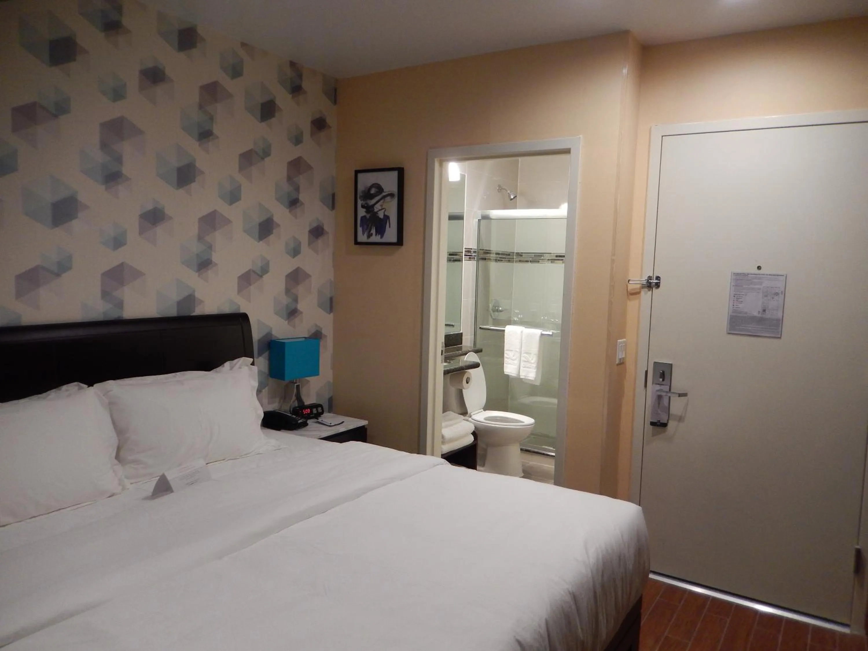 Bed in Quality Inn near Sunset Park