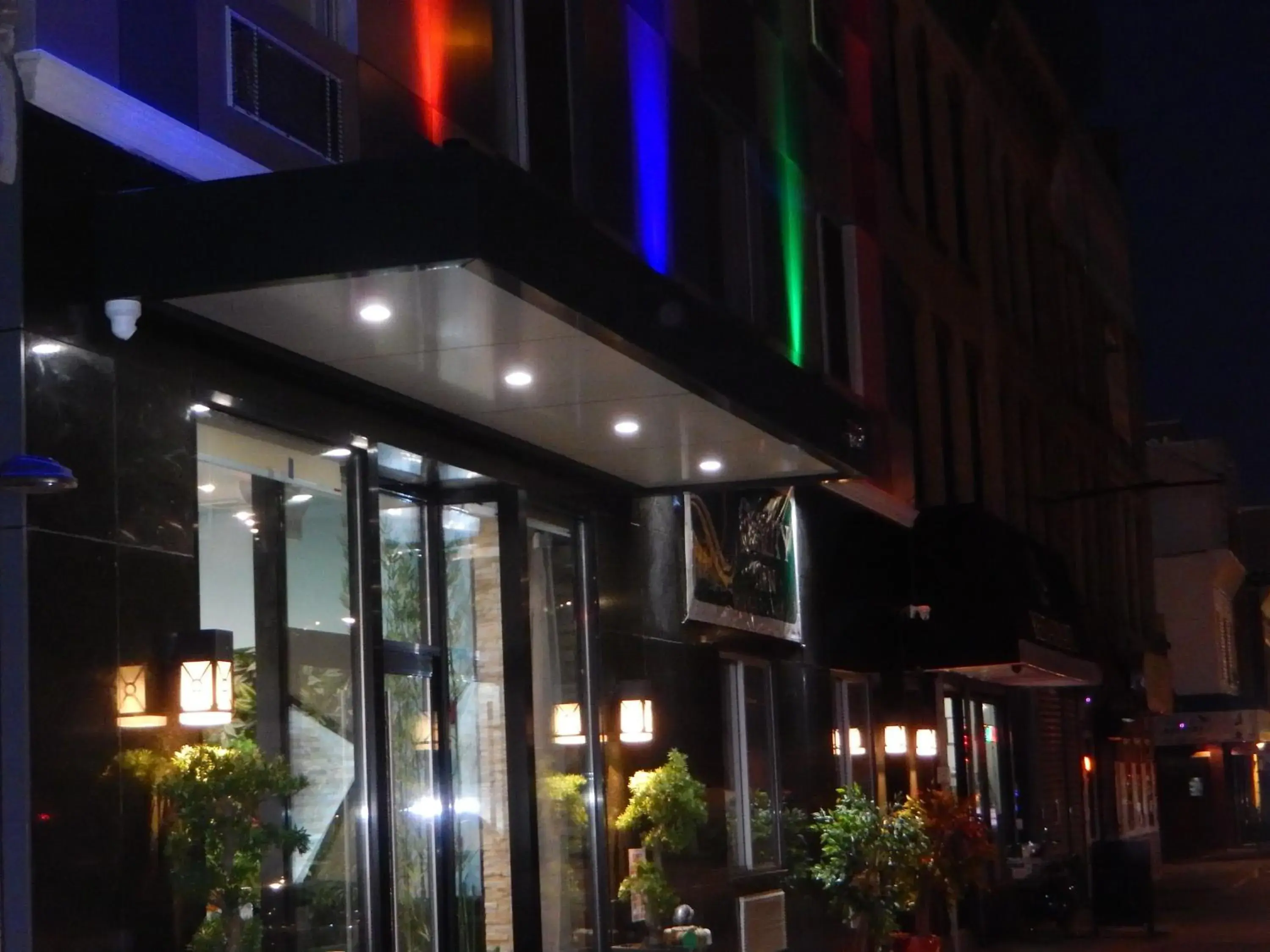 Facade/entrance in Quality Inn near Sunset Park Facade/entrance in Quality Inn near Sunset Park