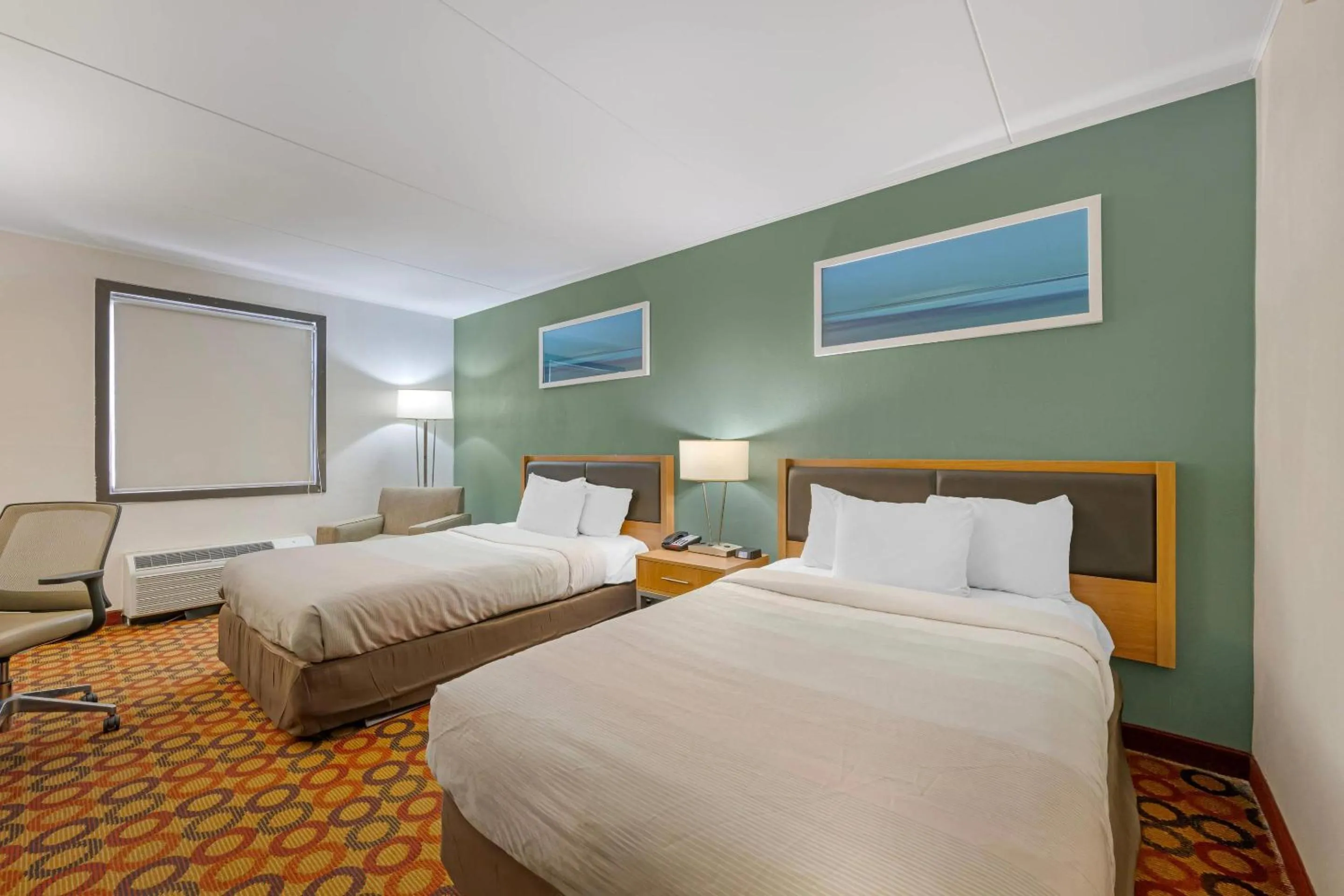 Bedroom, Bed in Quality Inn Enola - Harrisburg