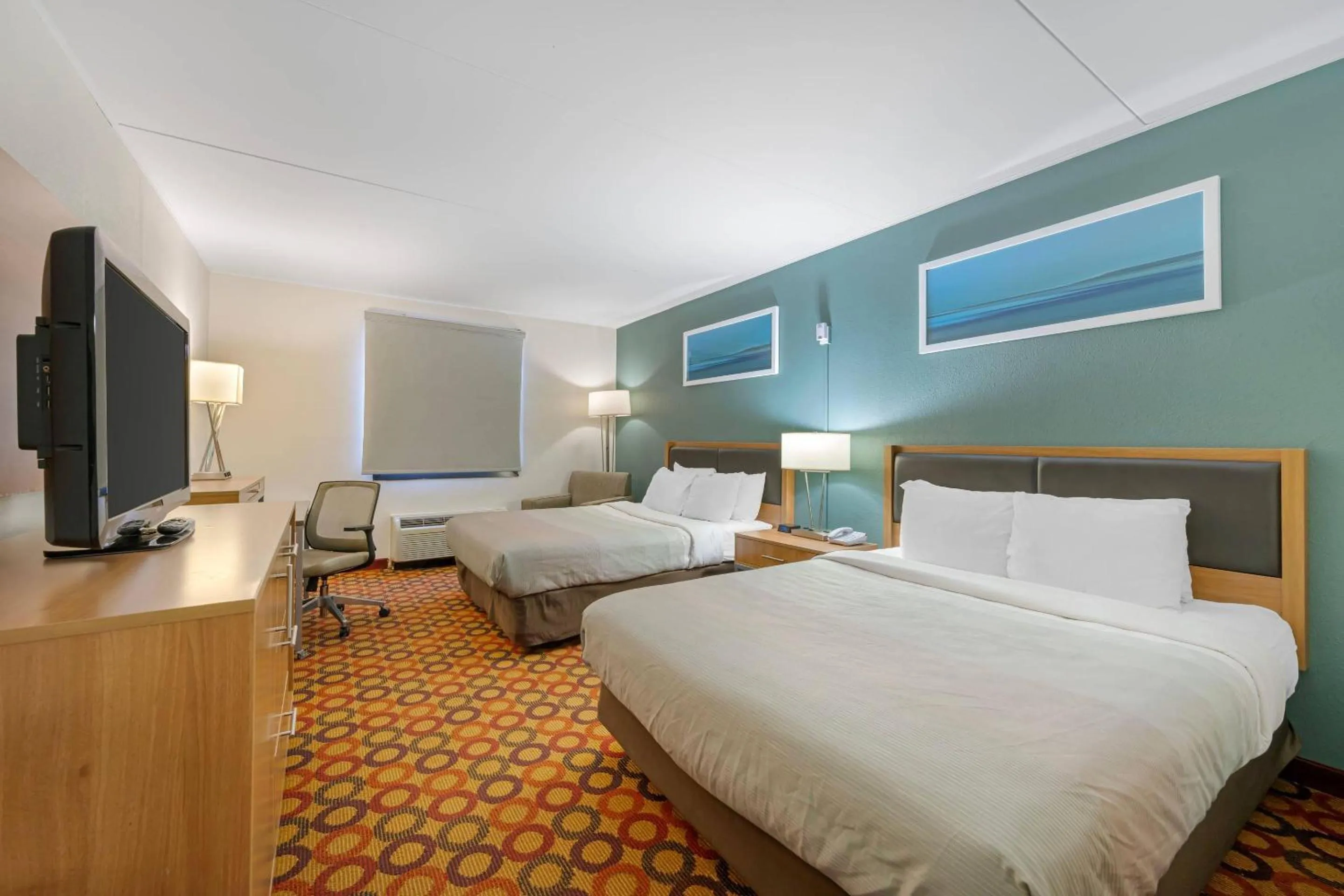 Bedroom, Bed in Quality Inn Enola - Harrisburg