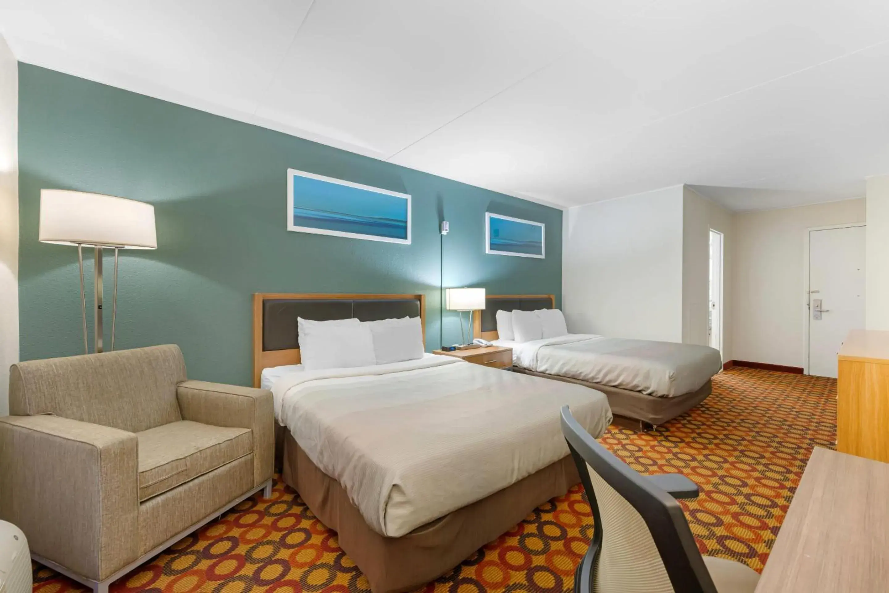 Bedroom, Bed in Quality Inn Enola - Harrisburg Bedroom, Bed in Quality Inn Enola - Harrisburg