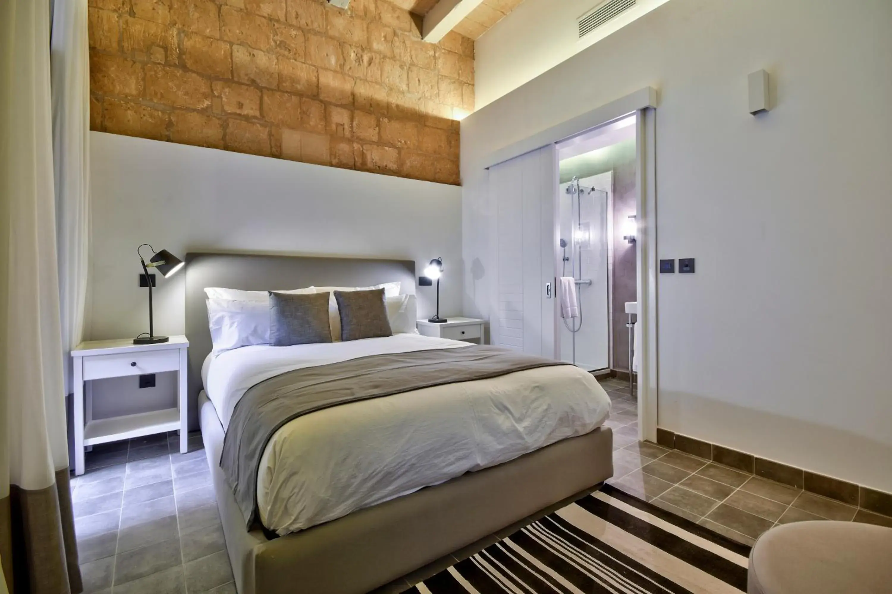 Deluxe Double or Twin Internal Courtyard Room in 66 Saint Paul's & Spa Deluxe Double or Twin Internal Courtyard Room in 66 Saint Paul's & Spa