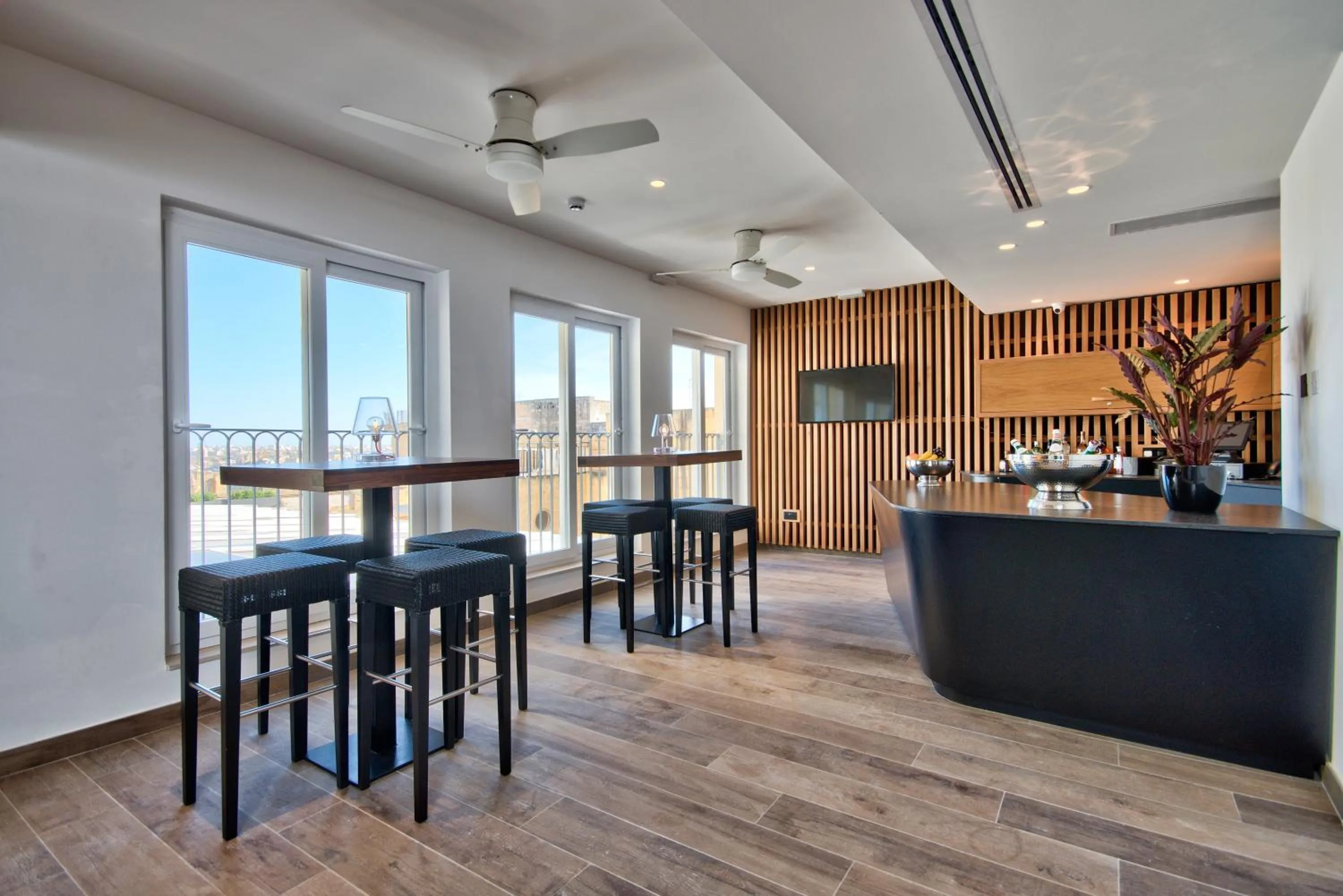 Lounge or bar in 66 Saint Paul's & Spa