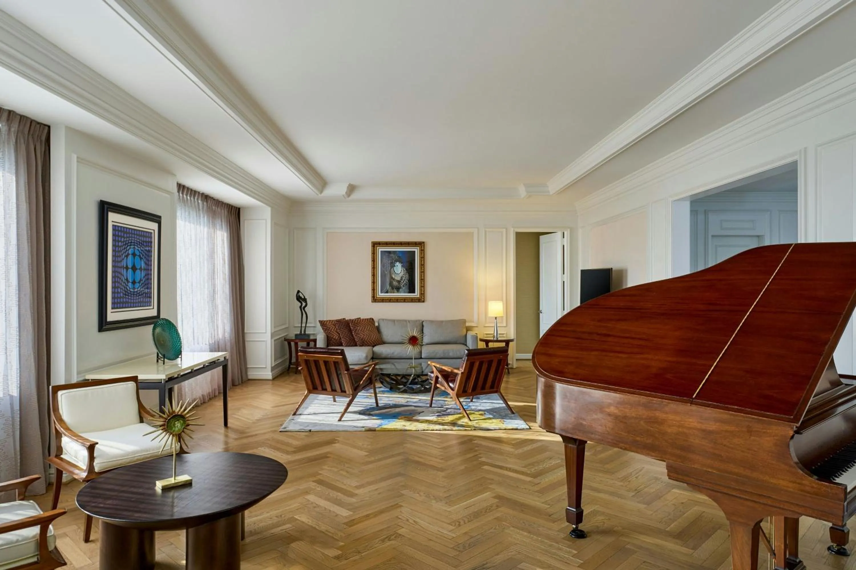 Photo of the whole room in The Henry, Autograph Collection