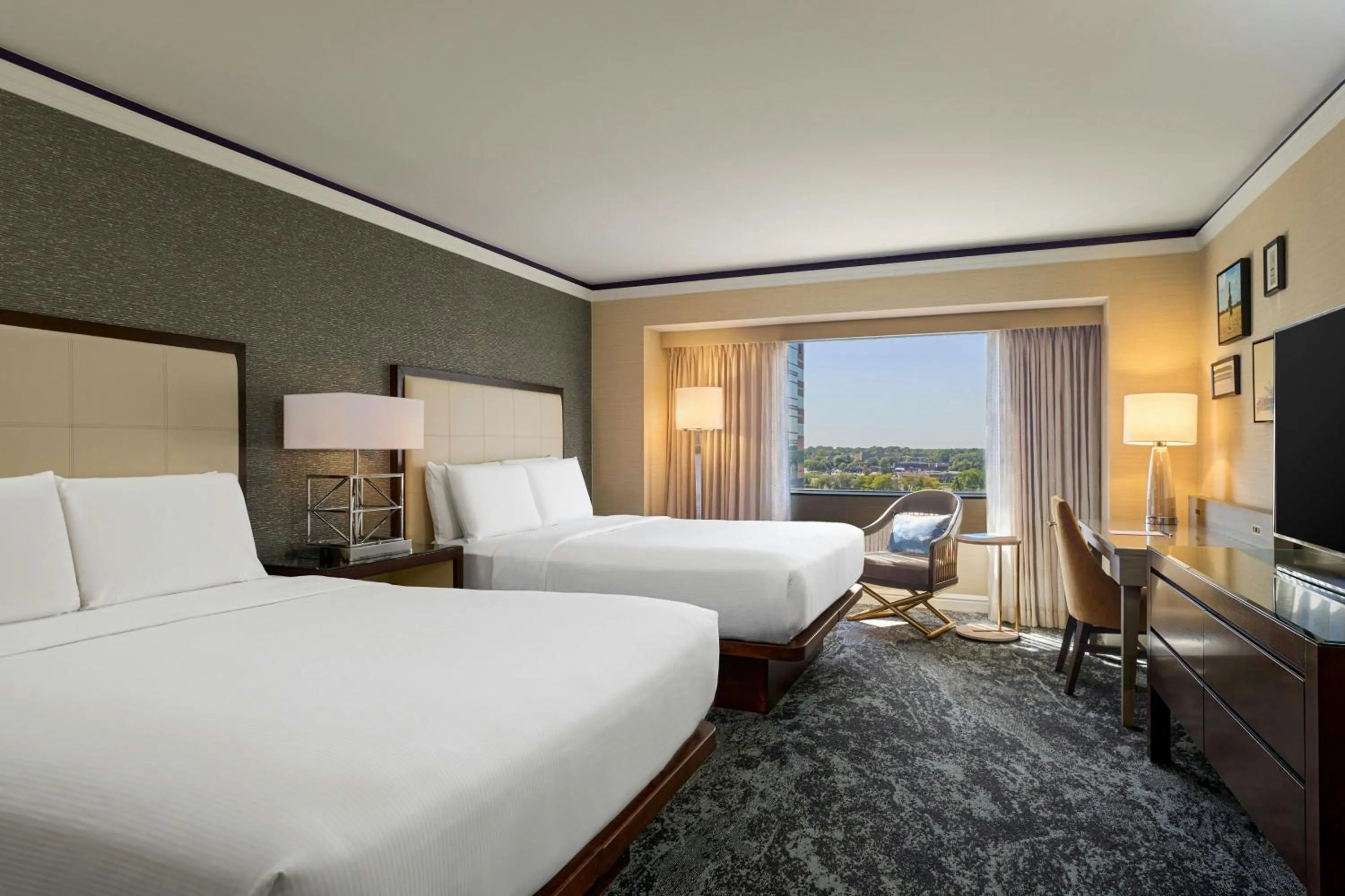 Photo of the whole room, Bed in The Henry, Autograph Collection