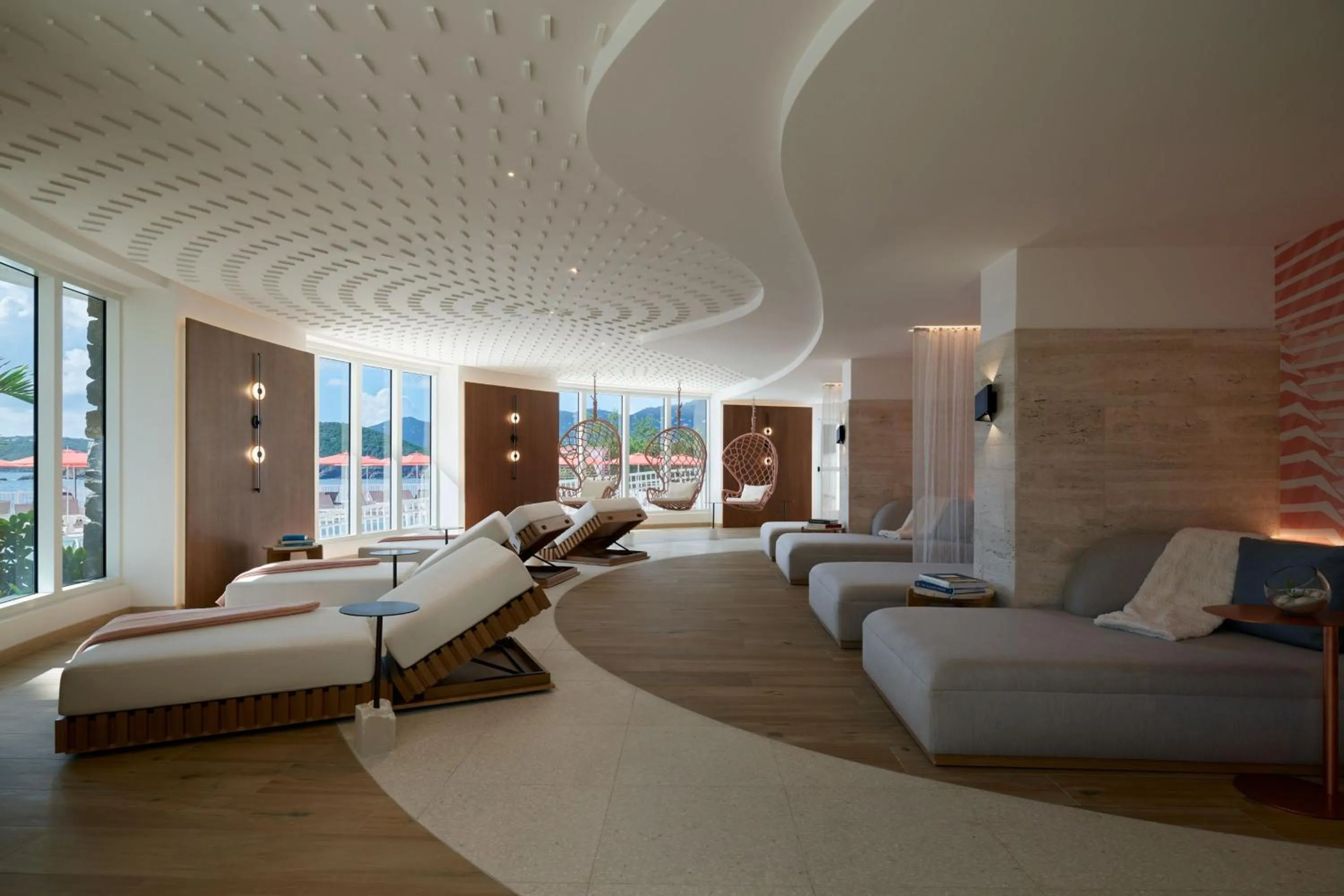 Lounge or bar in The Westin St Thomas Beach Resort & Spa