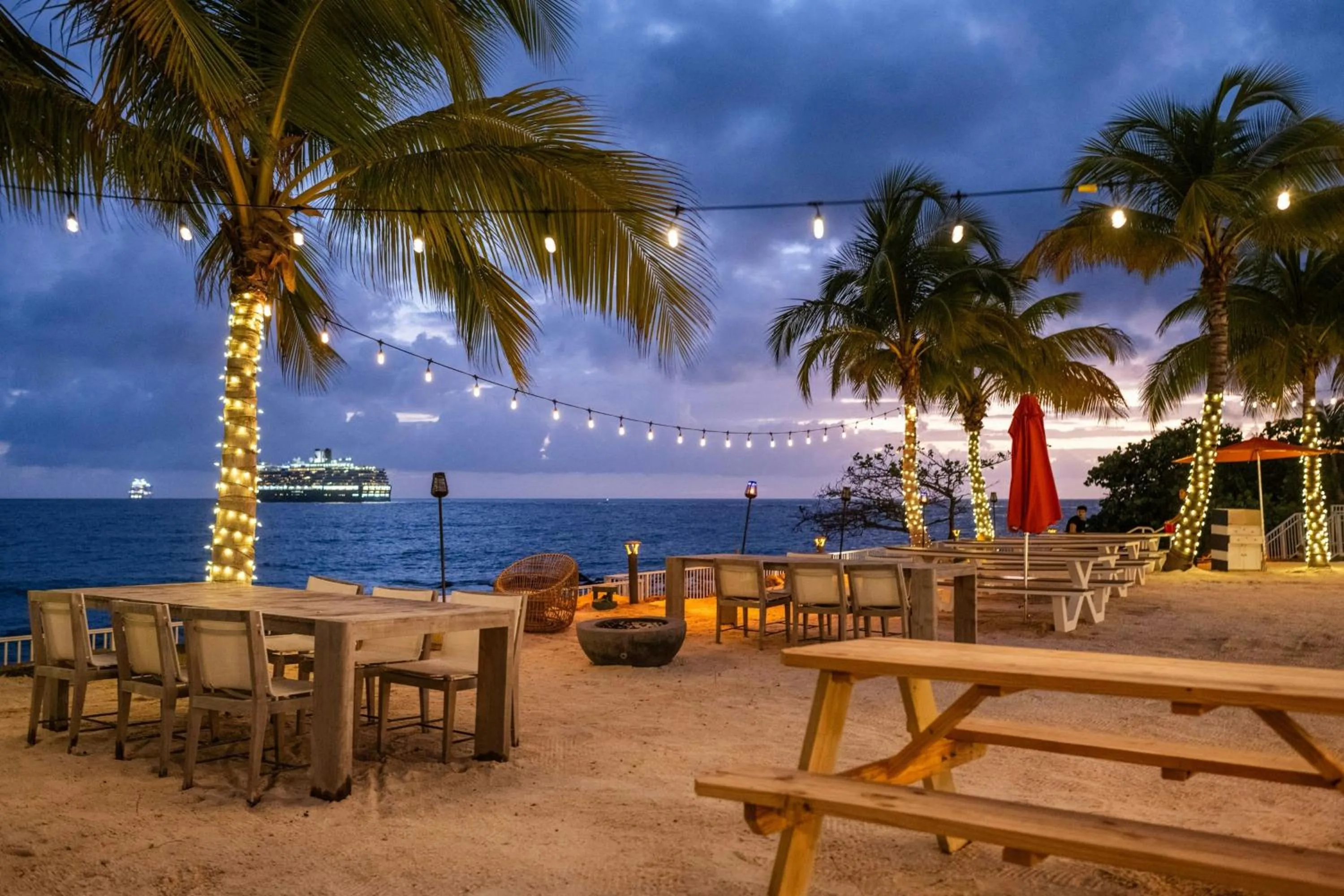 Restaurant/places to eat in The Westin St Thomas Beach Resort & Spa