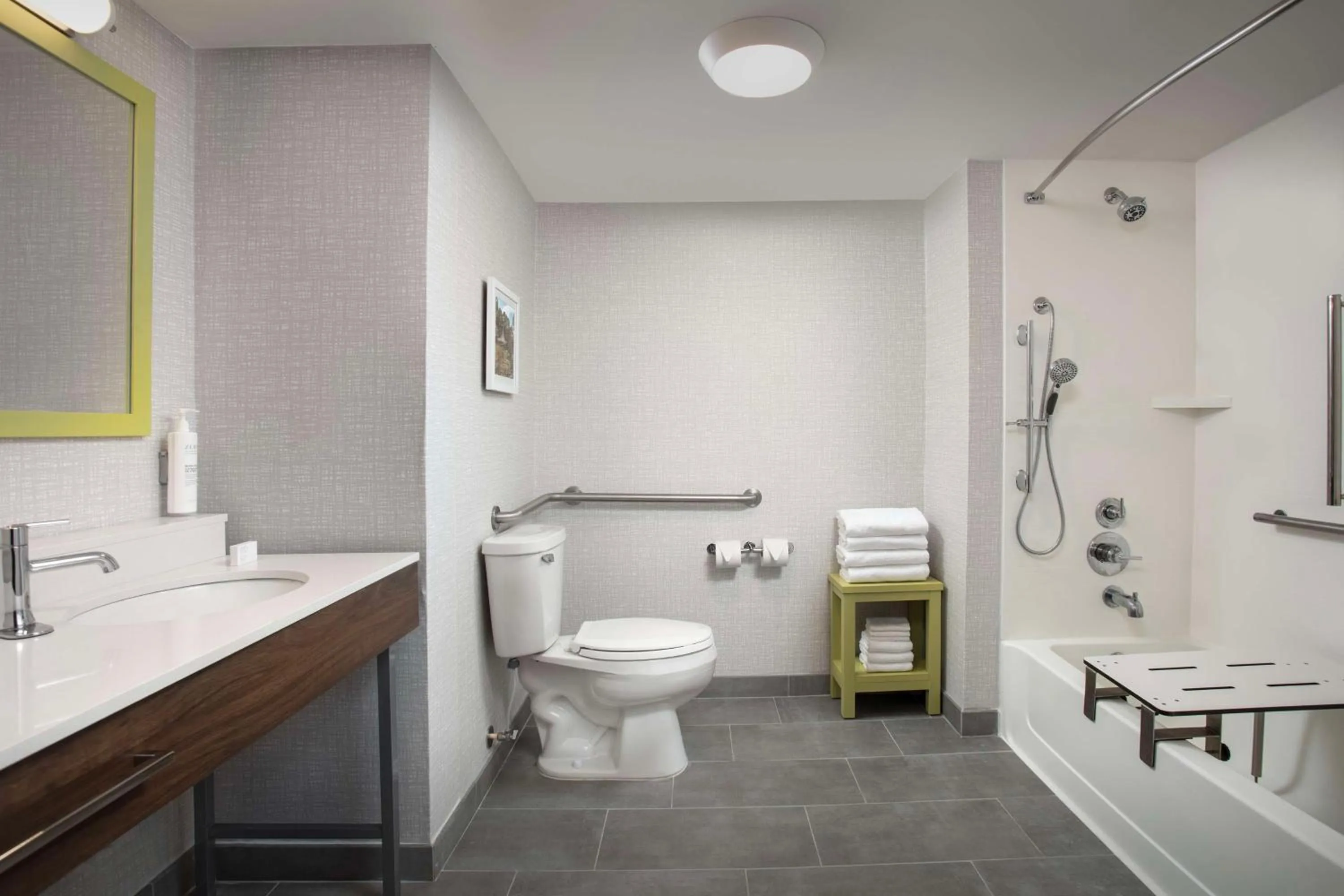 Bathroom in Hampton Inn Kingsland