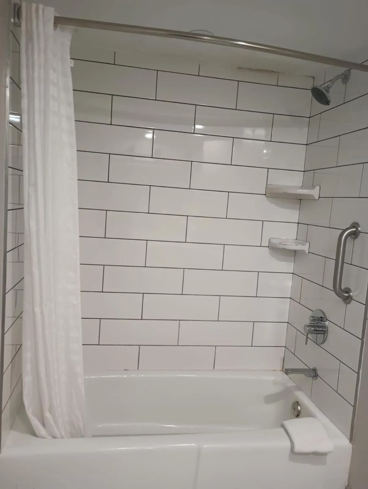 Bath in Quality Inn & Suites Oceanfront