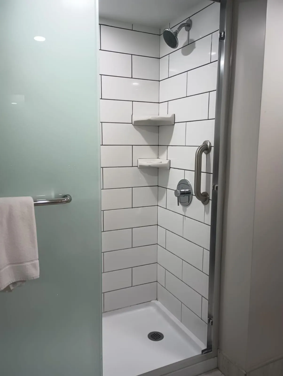 Shower in Quality Inn & Suites Oceanfront