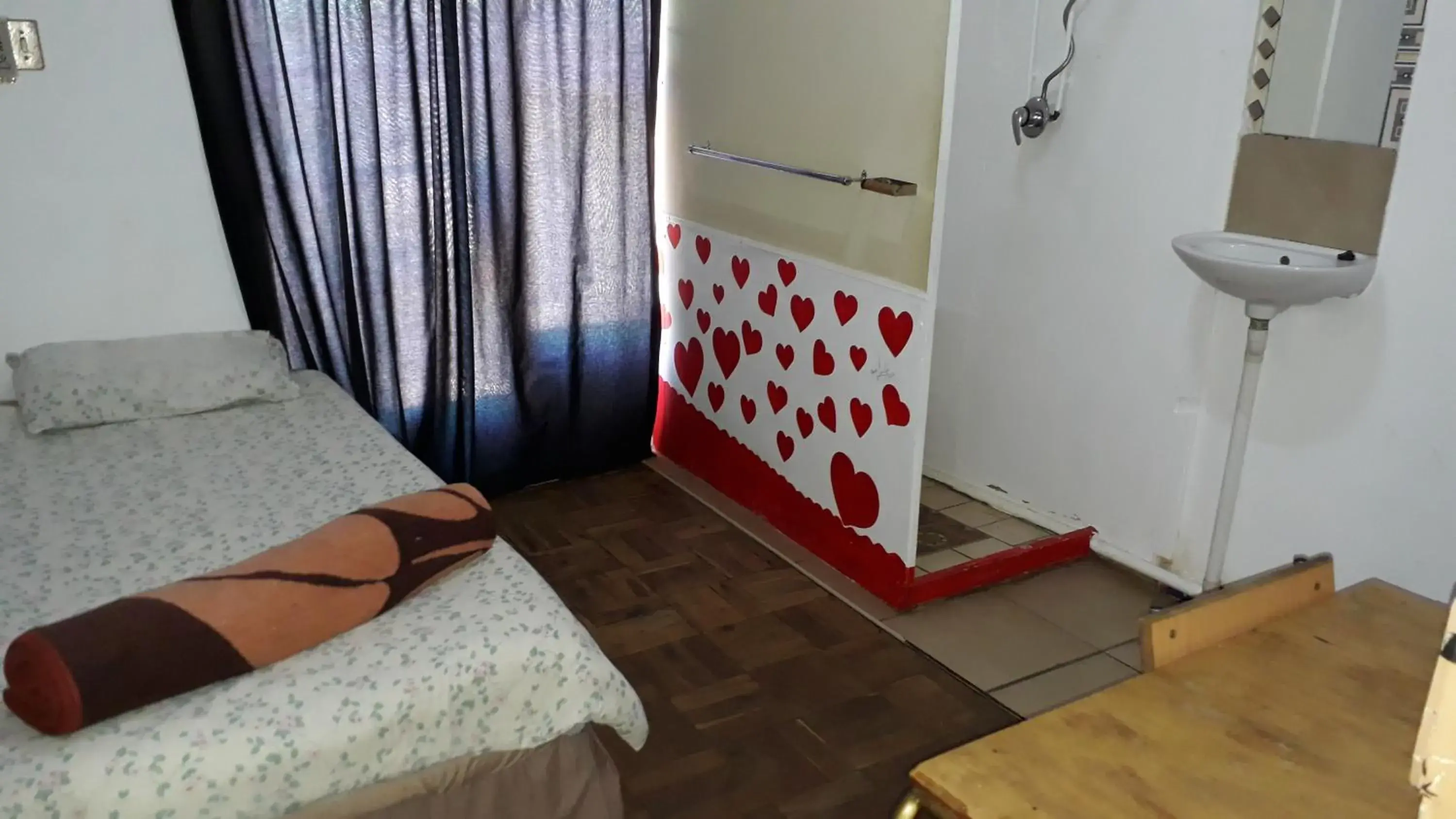 Deluxe Single Room - single occupancy in Paljas Backpackers Deluxe Single Room - single occupancy in Paljas Backpackers