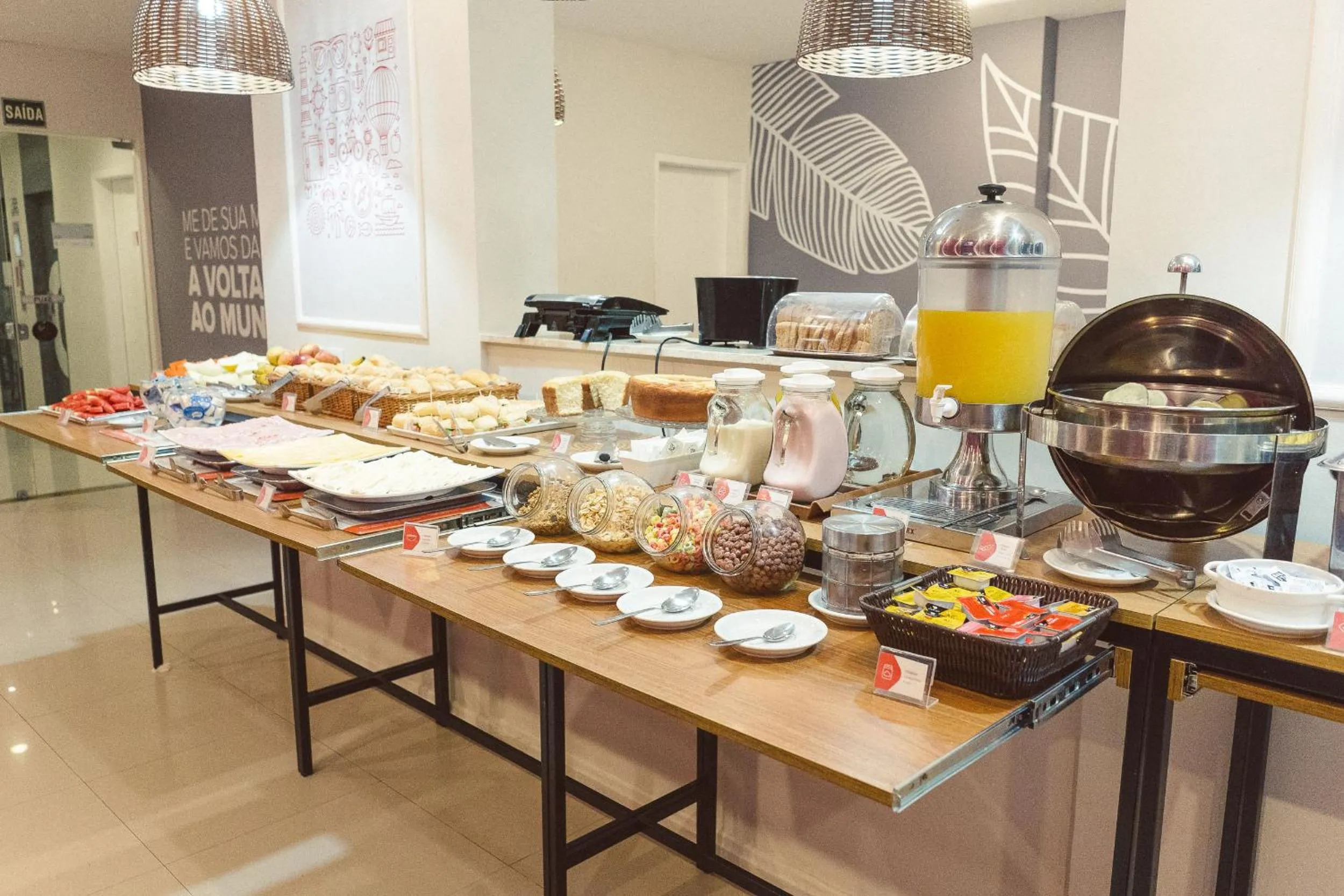Food and drinks in CLH Suites Domingos Ferreira
