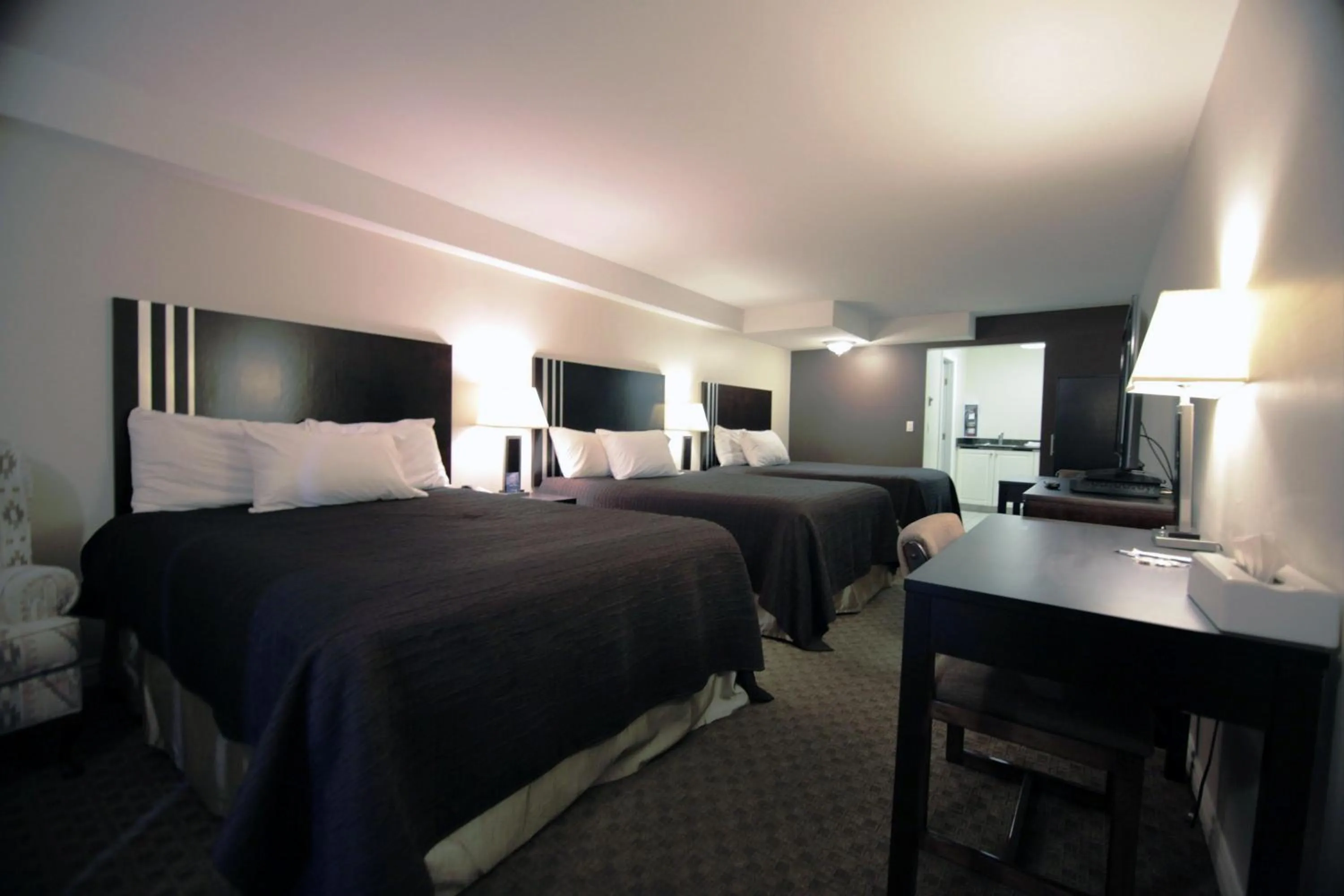 Bed in Travelodge by Wyndham Kamloops Mountview