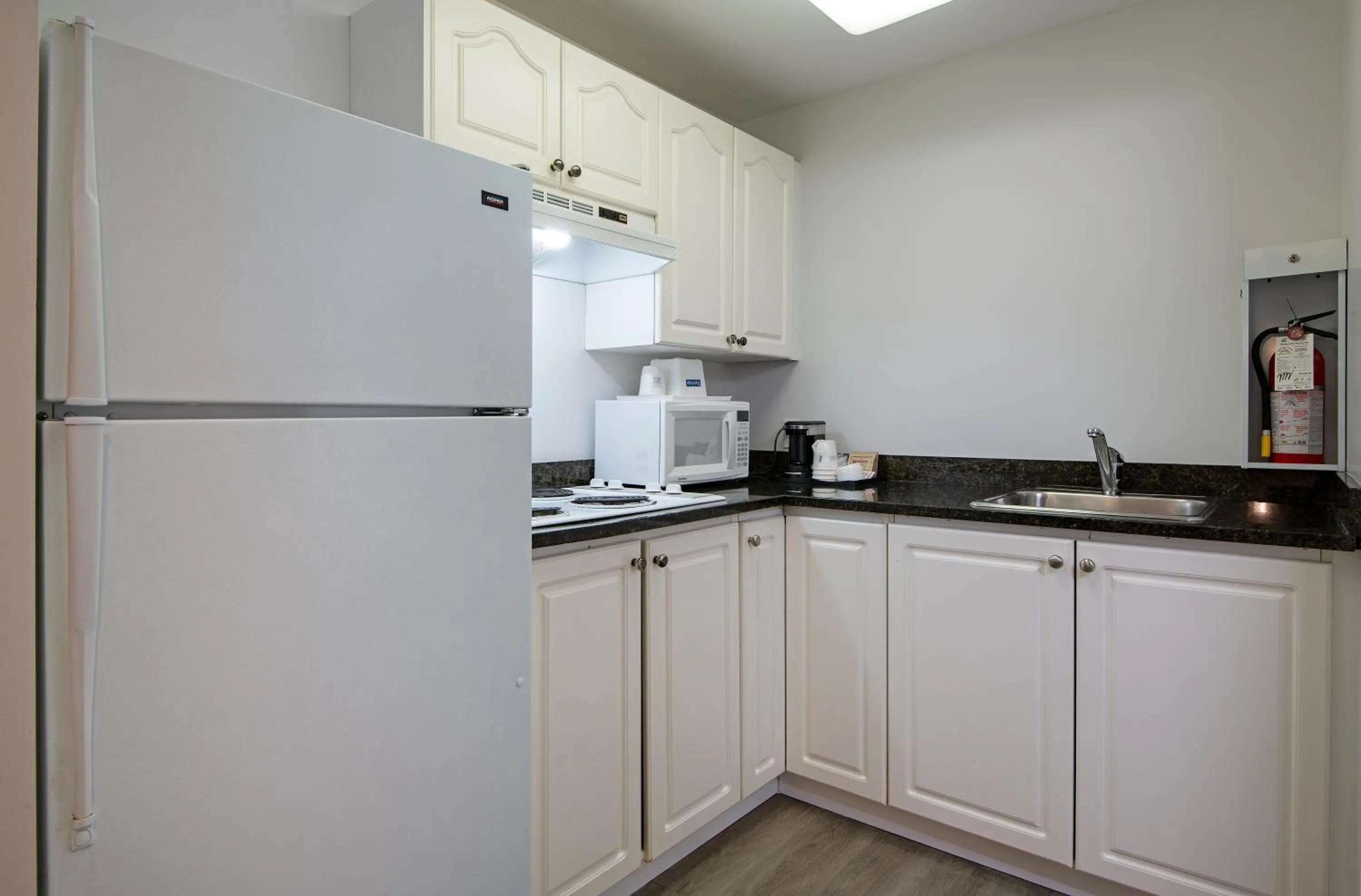 Travelodge by Wyndham Kamloops Mountview