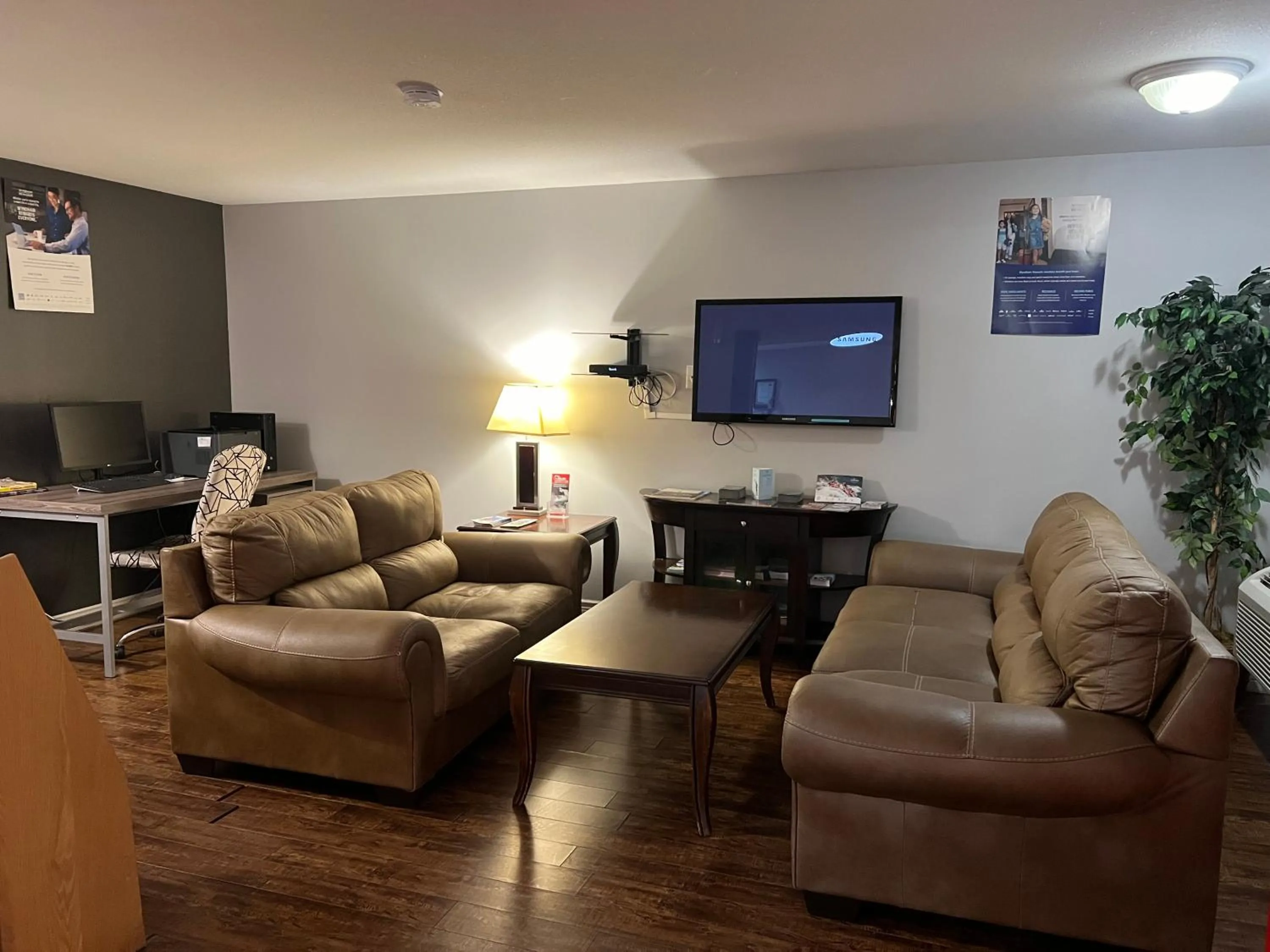 Business facilities in Travelodge by Wyndham Kamloops Mountview