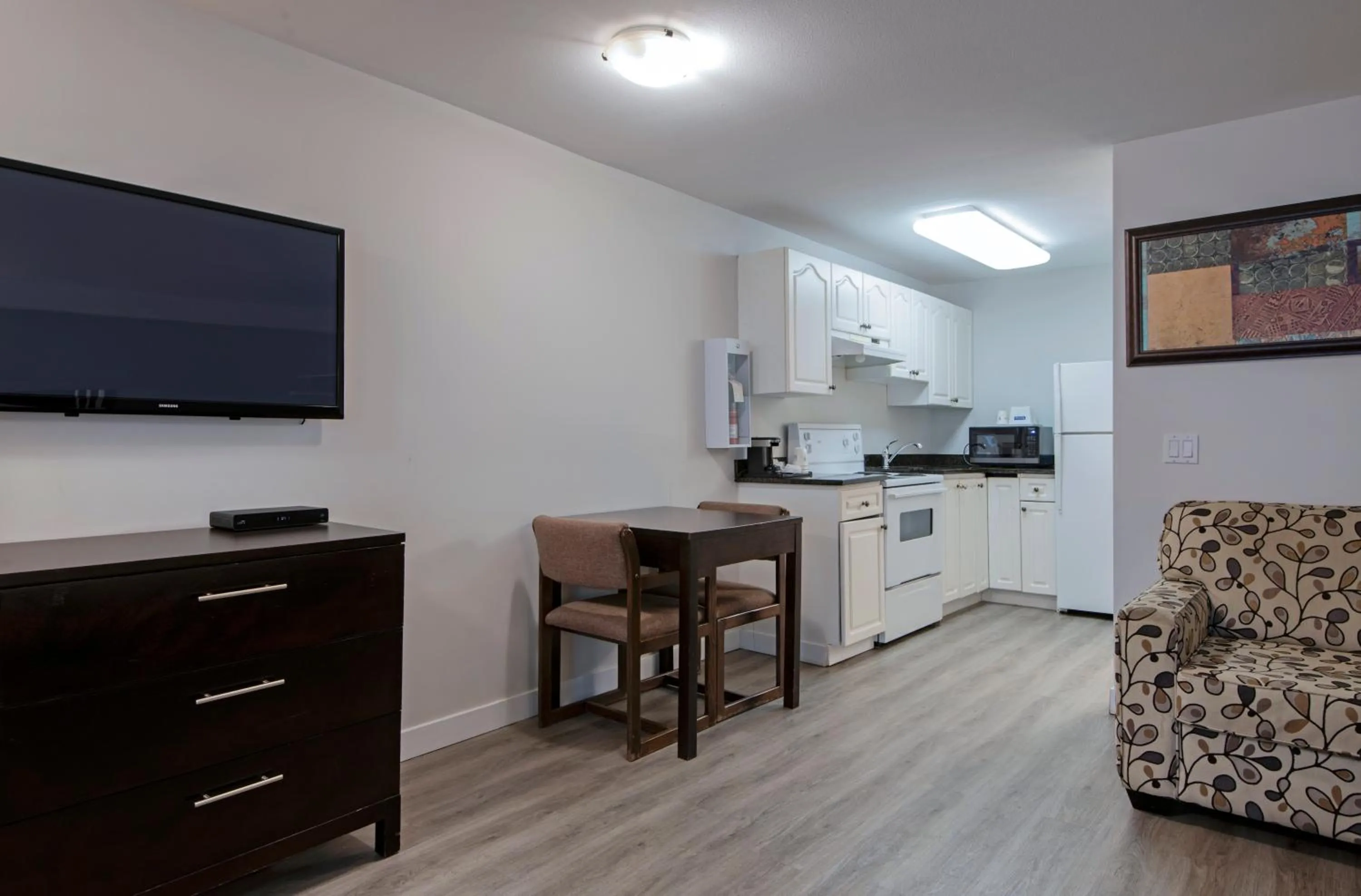 Travelodge by Wyndham Kamloops Mountview