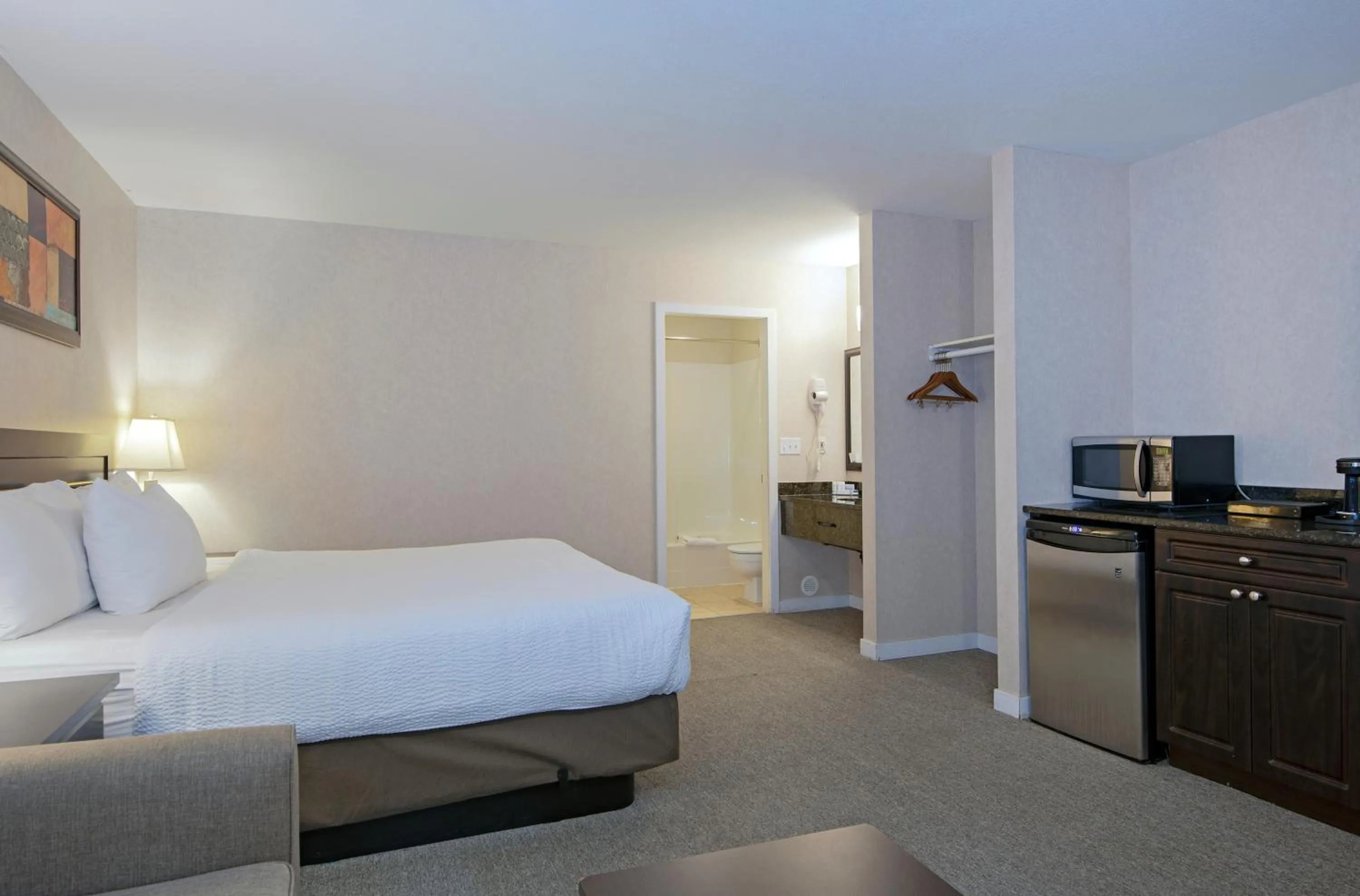 Bed in Travelodge by Wyndham Kamloops Mountview