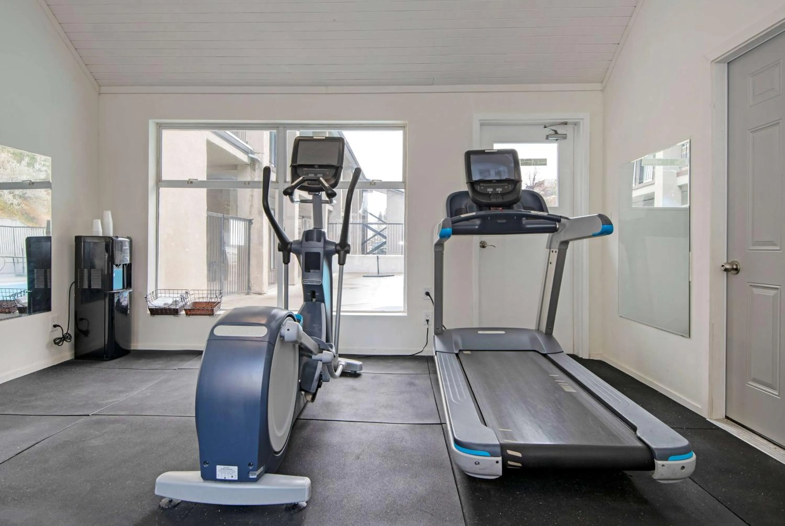 Fitness centre/facilities in Travelodge by Wyndham Kamloops Mountview