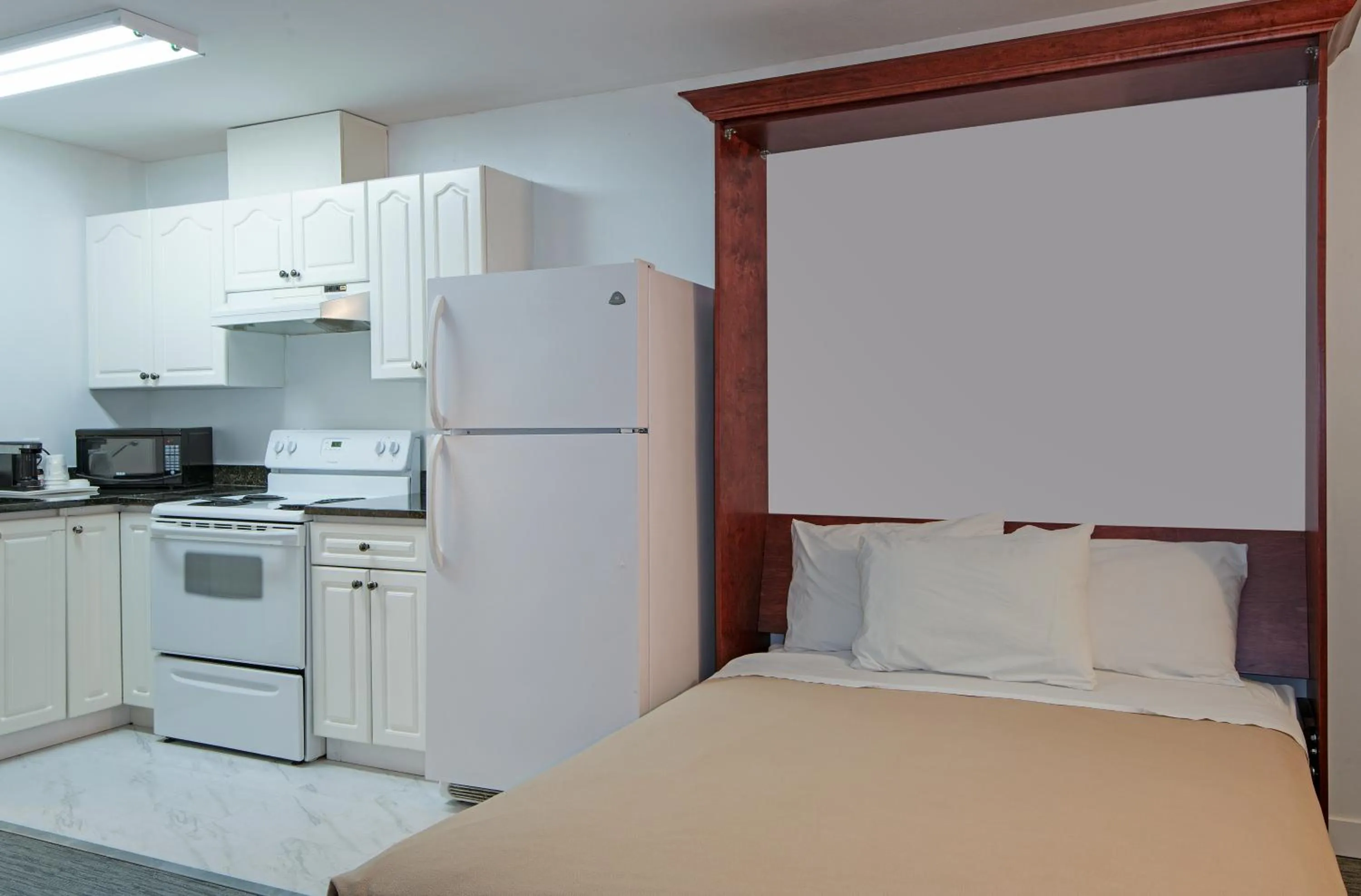 Bed in Travelodge by Wyndham Kamloops Mountview