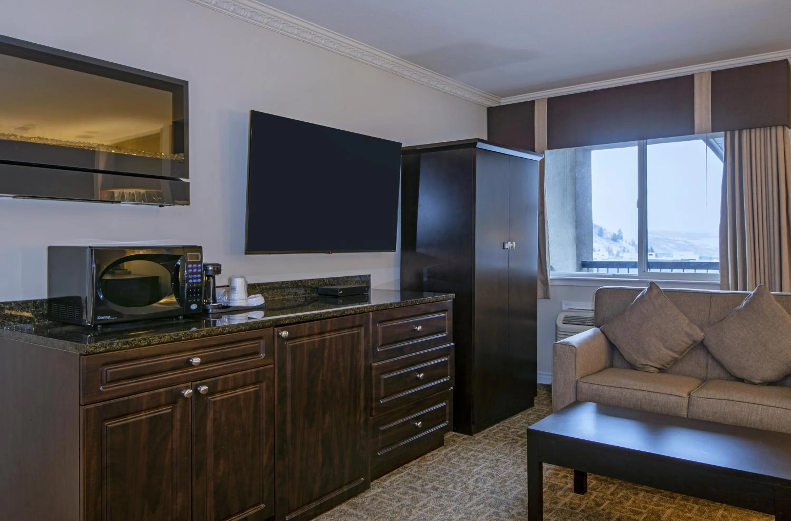 Travelodge by Wyndham Kamloops Mountview