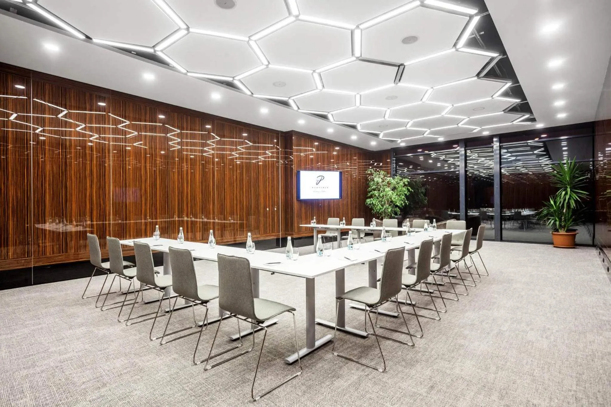 Coffee/tea facilities in Hotel Platinia