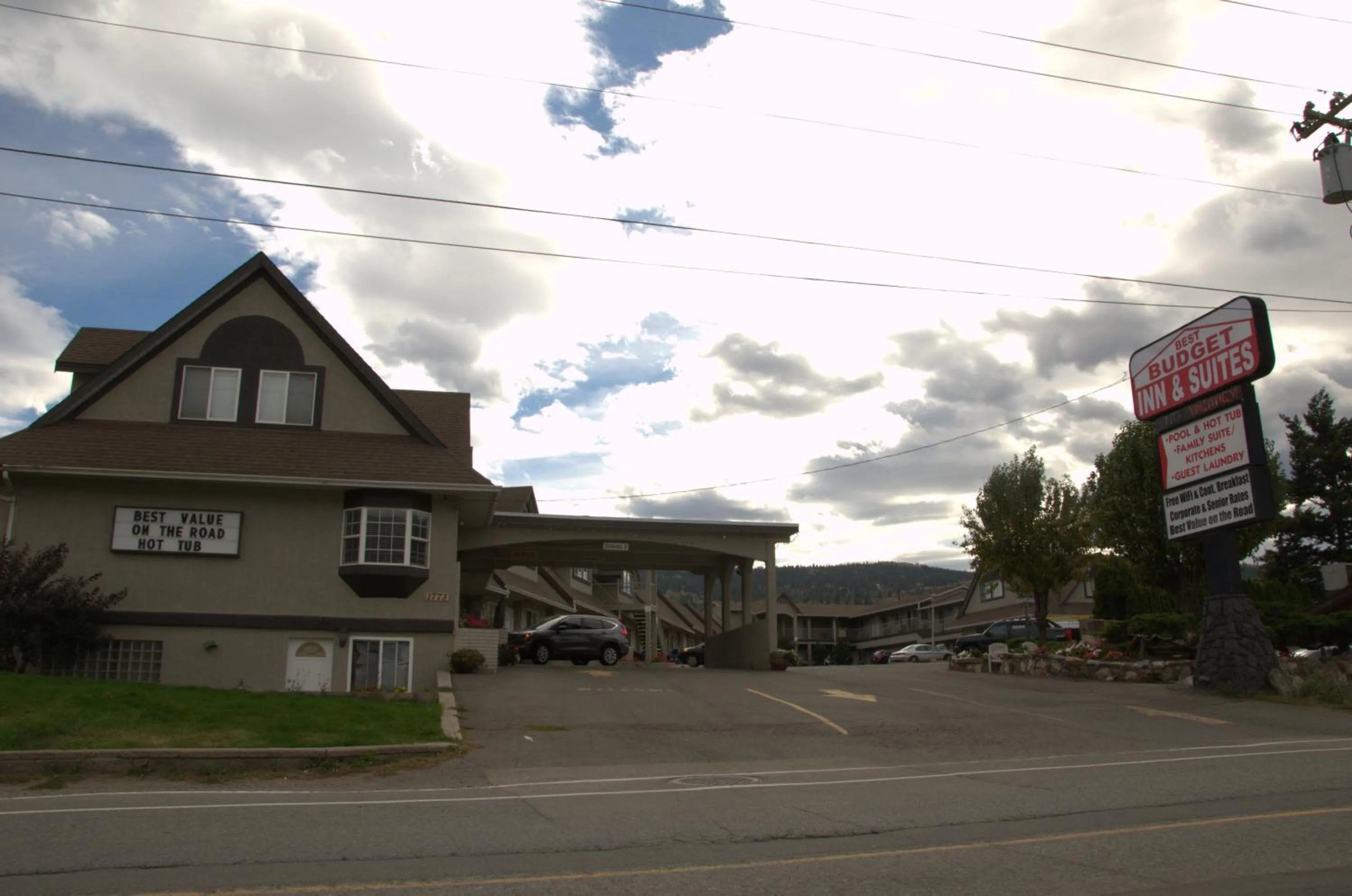 Property building in Best Budget Inn & Suites Kamloops