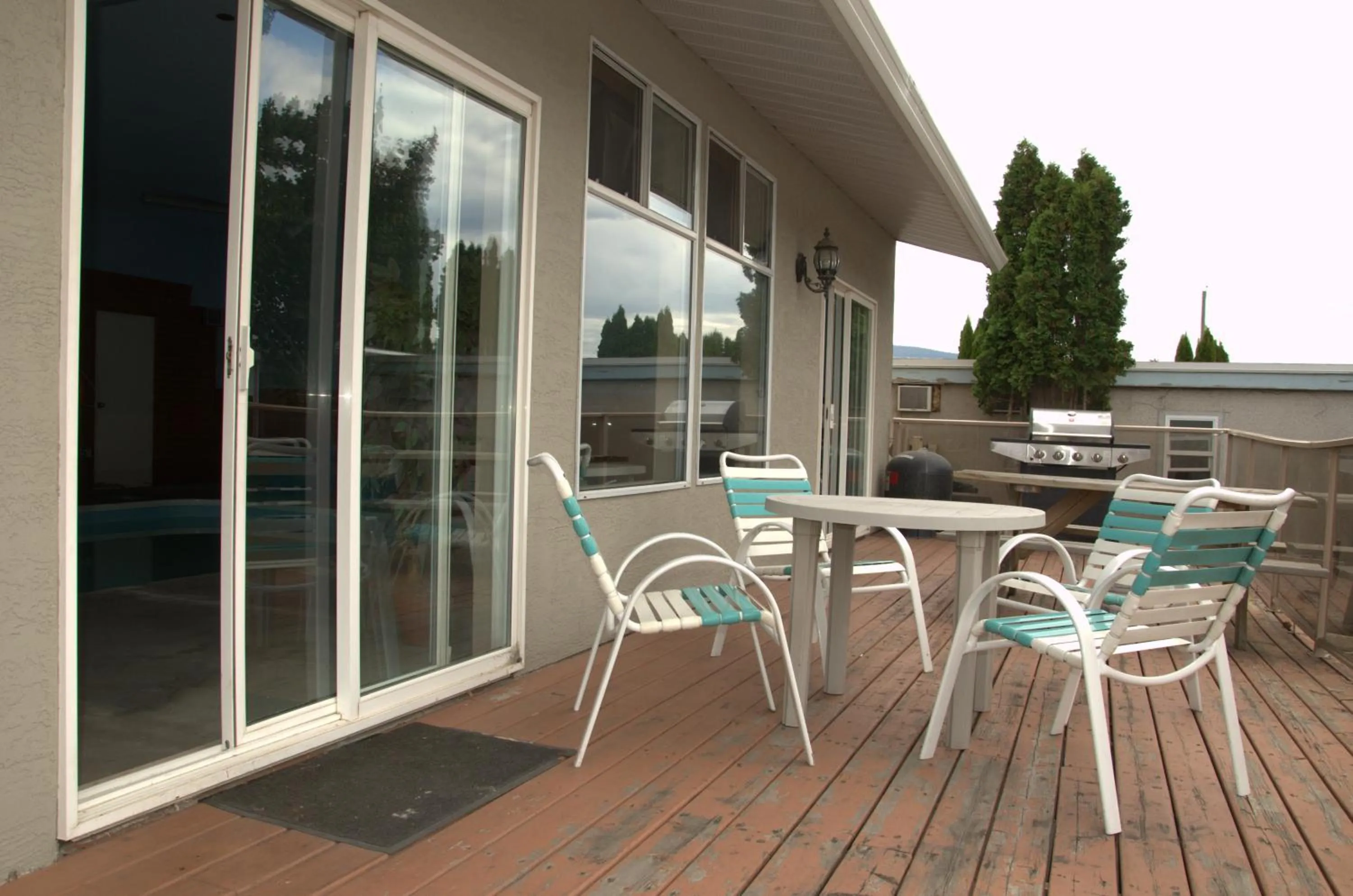 Patio in Best Budget Inn & Suites Kamloops