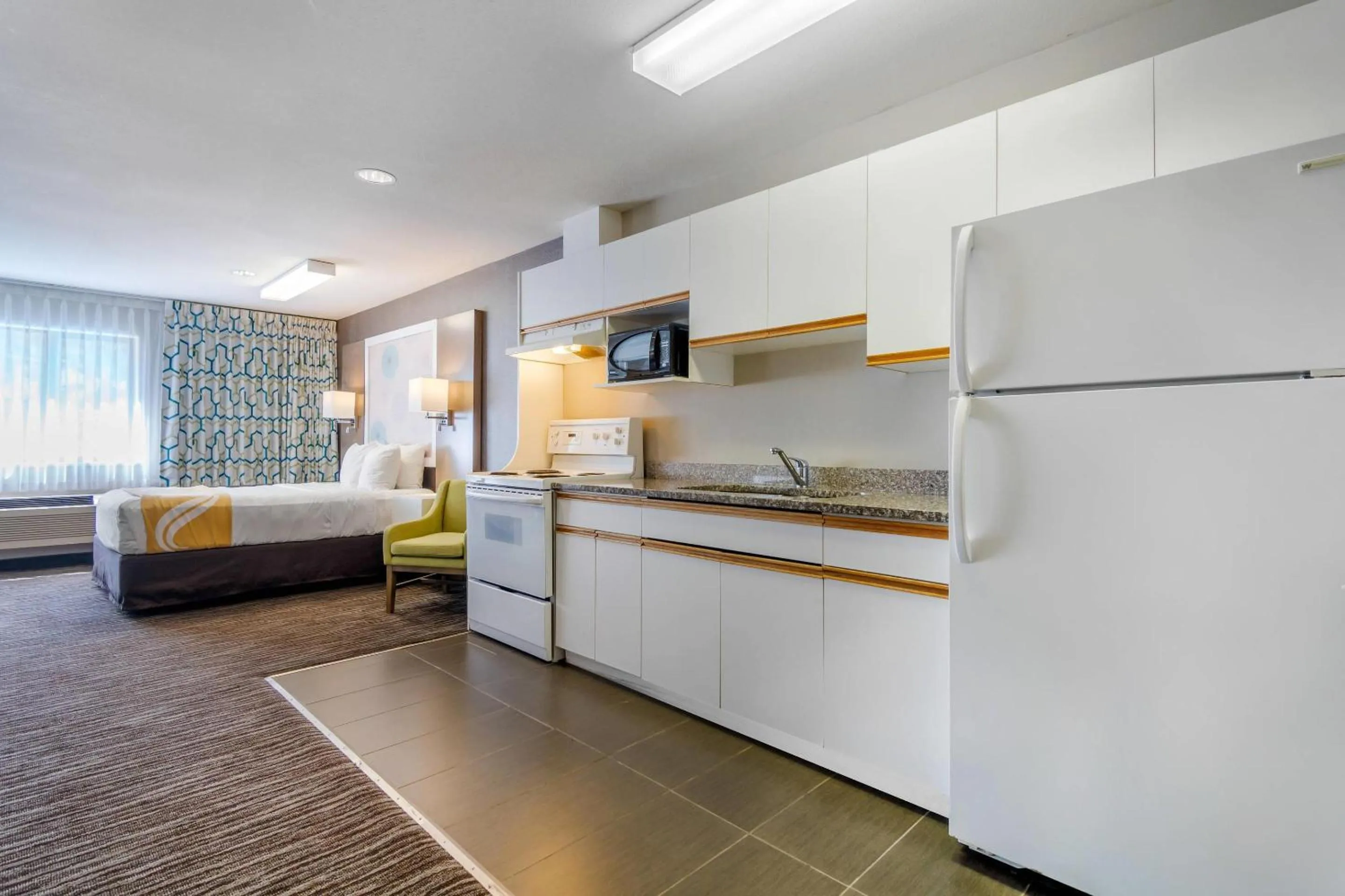 Bedroom in Quality Inn