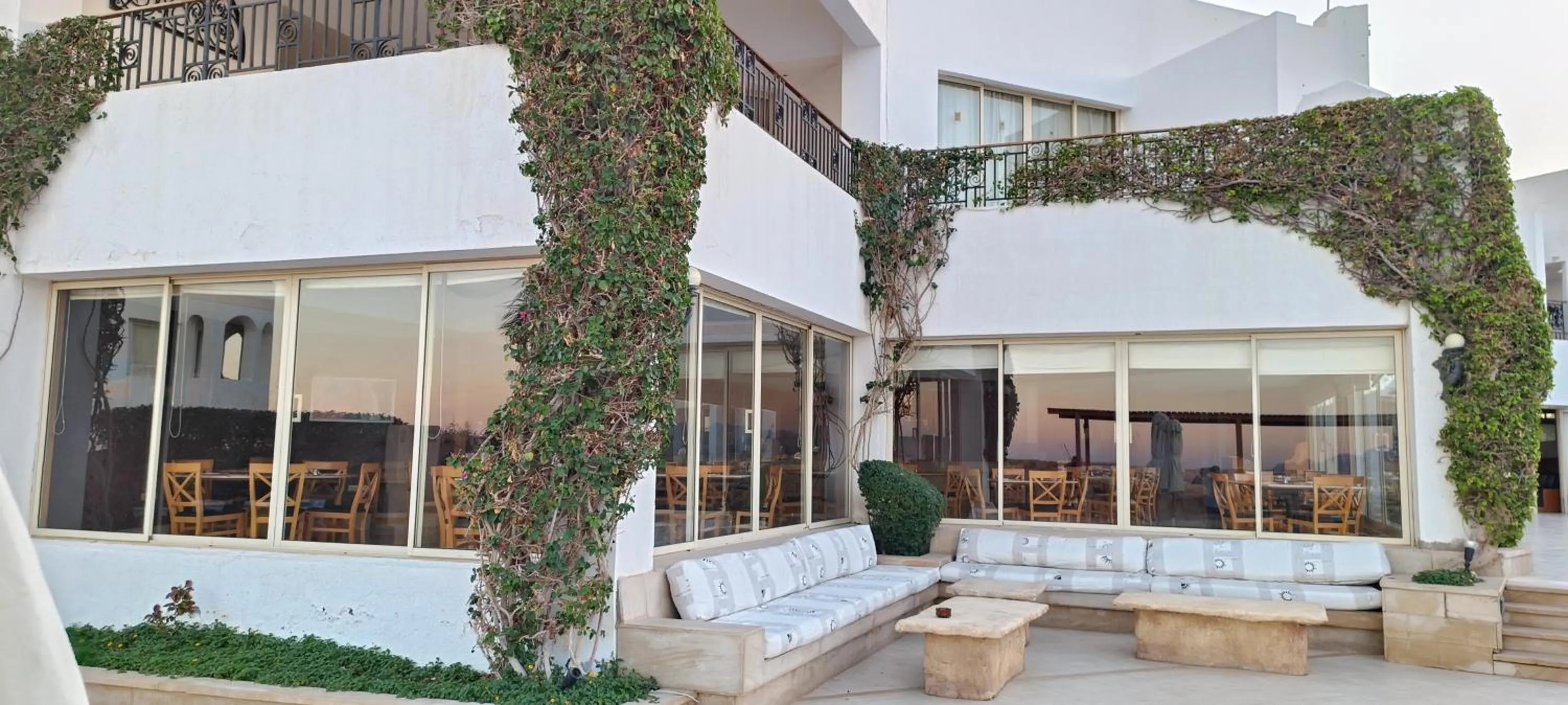 Restaurant/places to eat in Eden Rock Hotel Namaa Bay