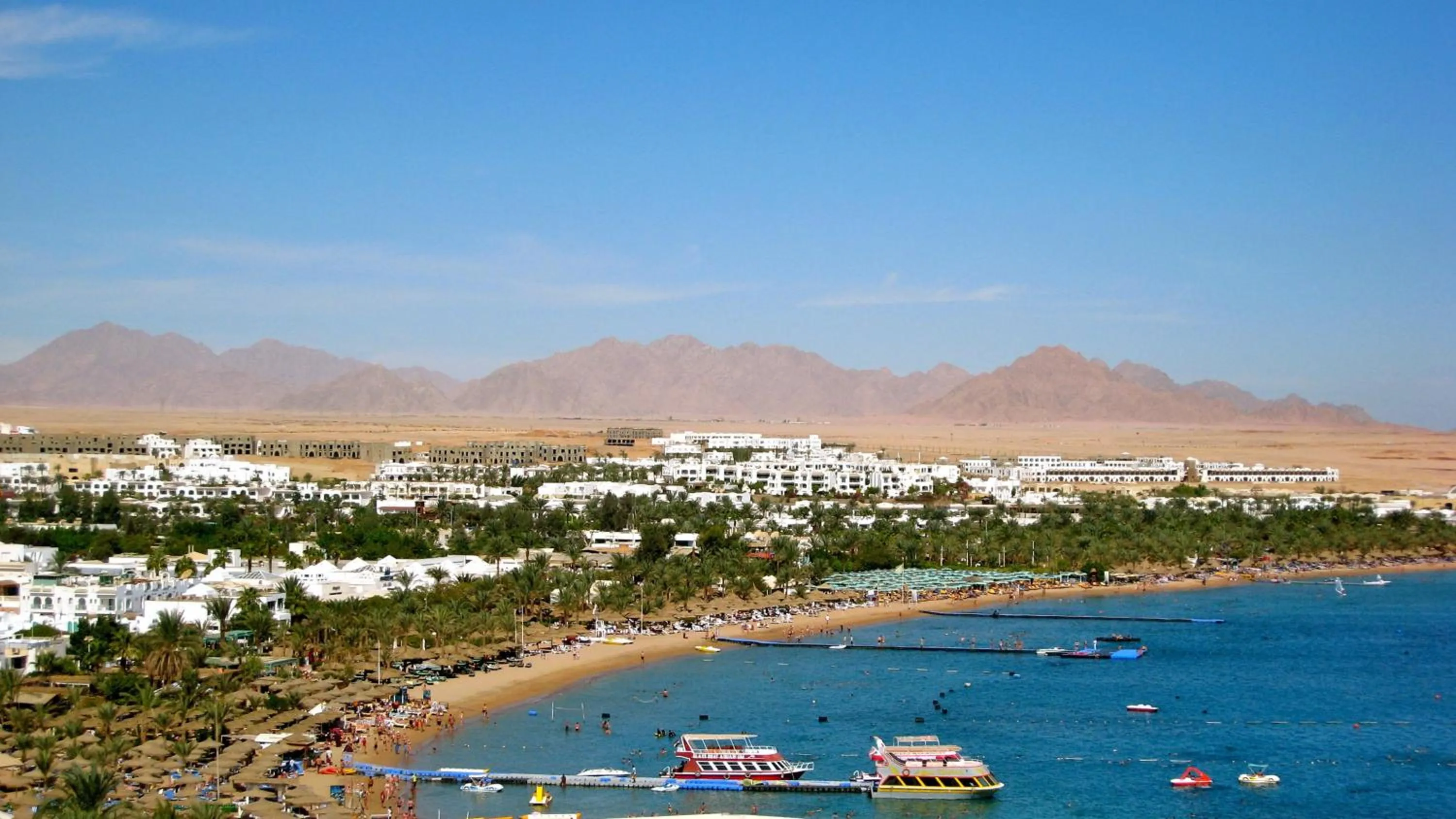 Communal lounge/ TV room in Eden Rock Hotel Namaa Bay