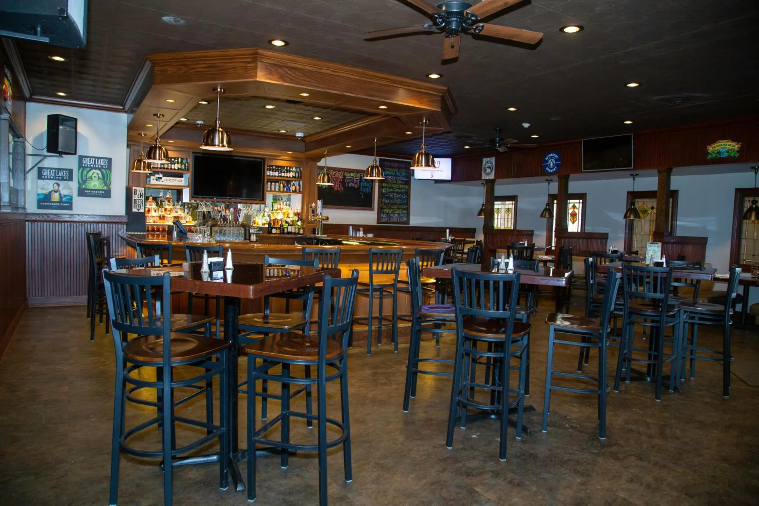 Lounge or bar in The Stables Inn & Suites Lounge or bar in The Stables Inn & Suites