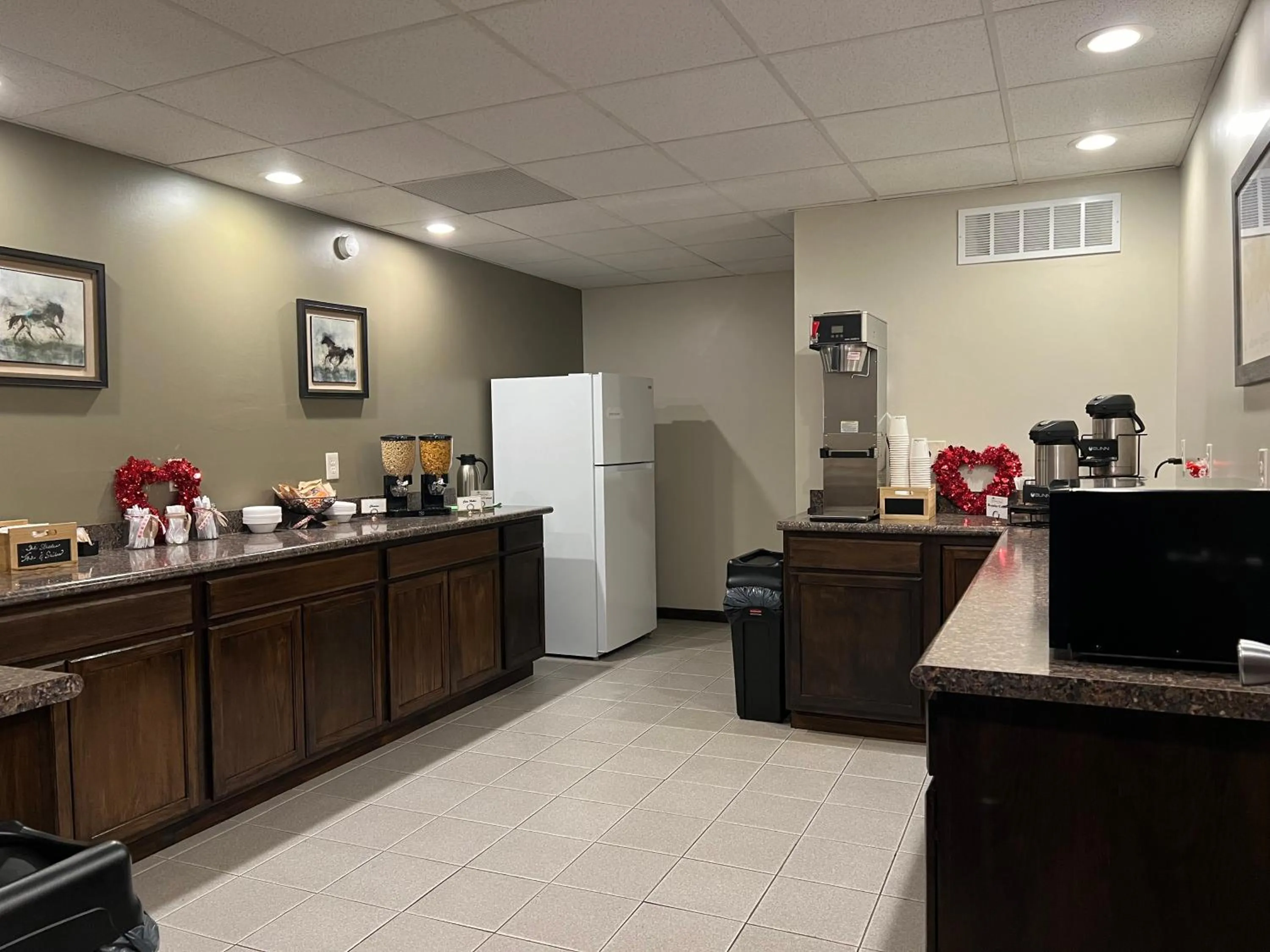 Breakfast in The Stables Inn & Suites