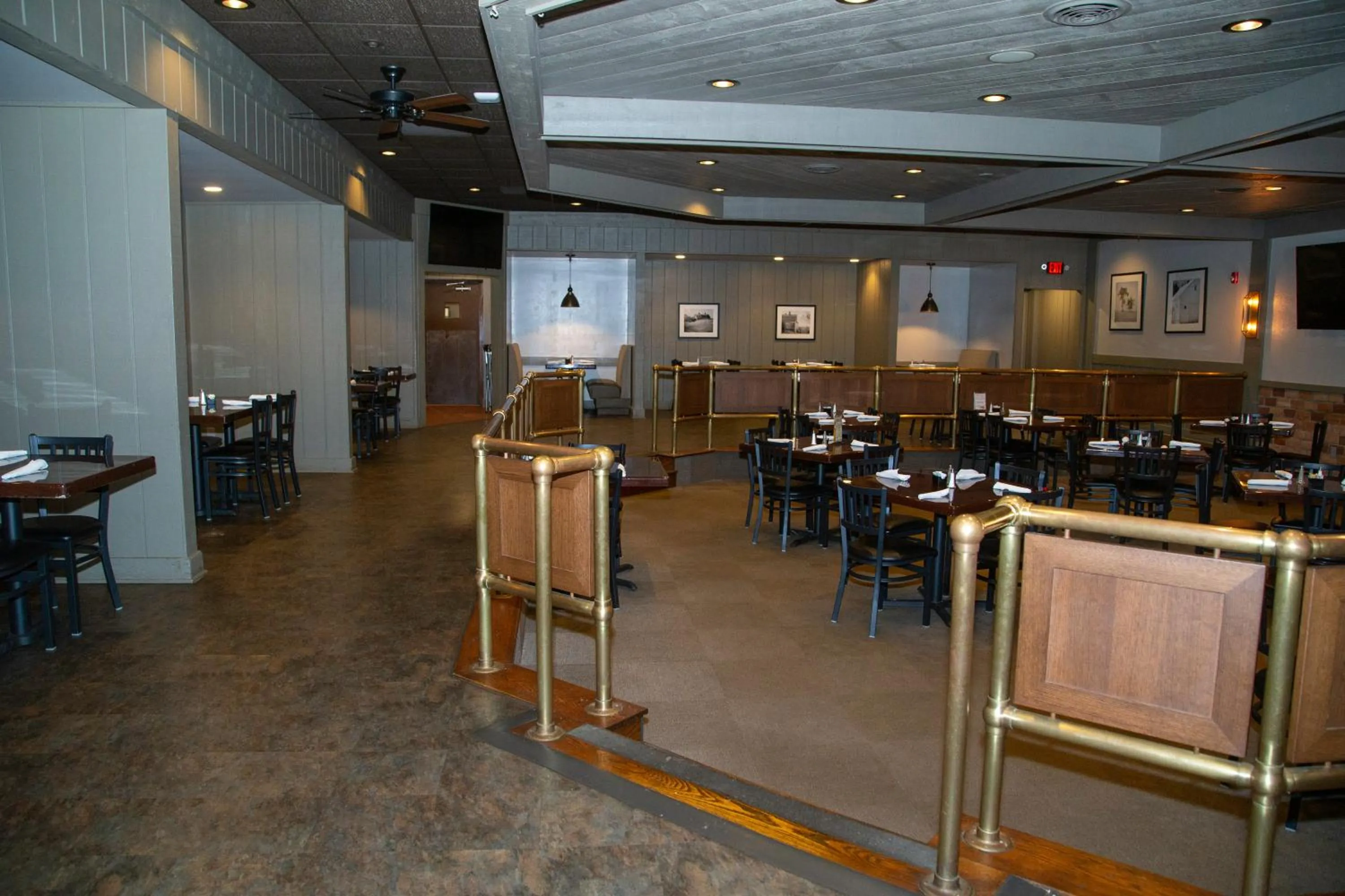 Restaurant/places to eat in The Stables Inn & Suites