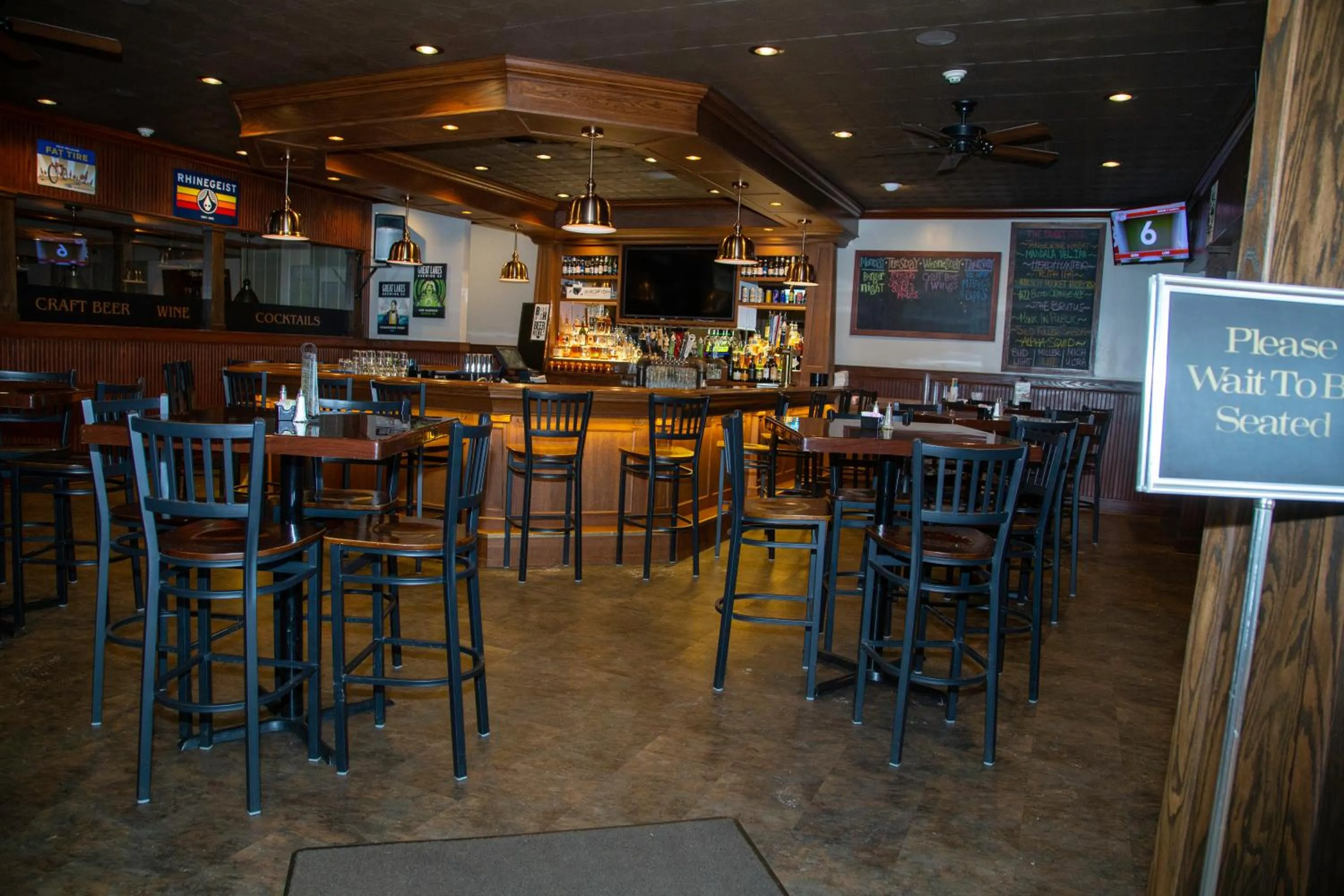 Lounge or bar in The Stables Inn & Suites