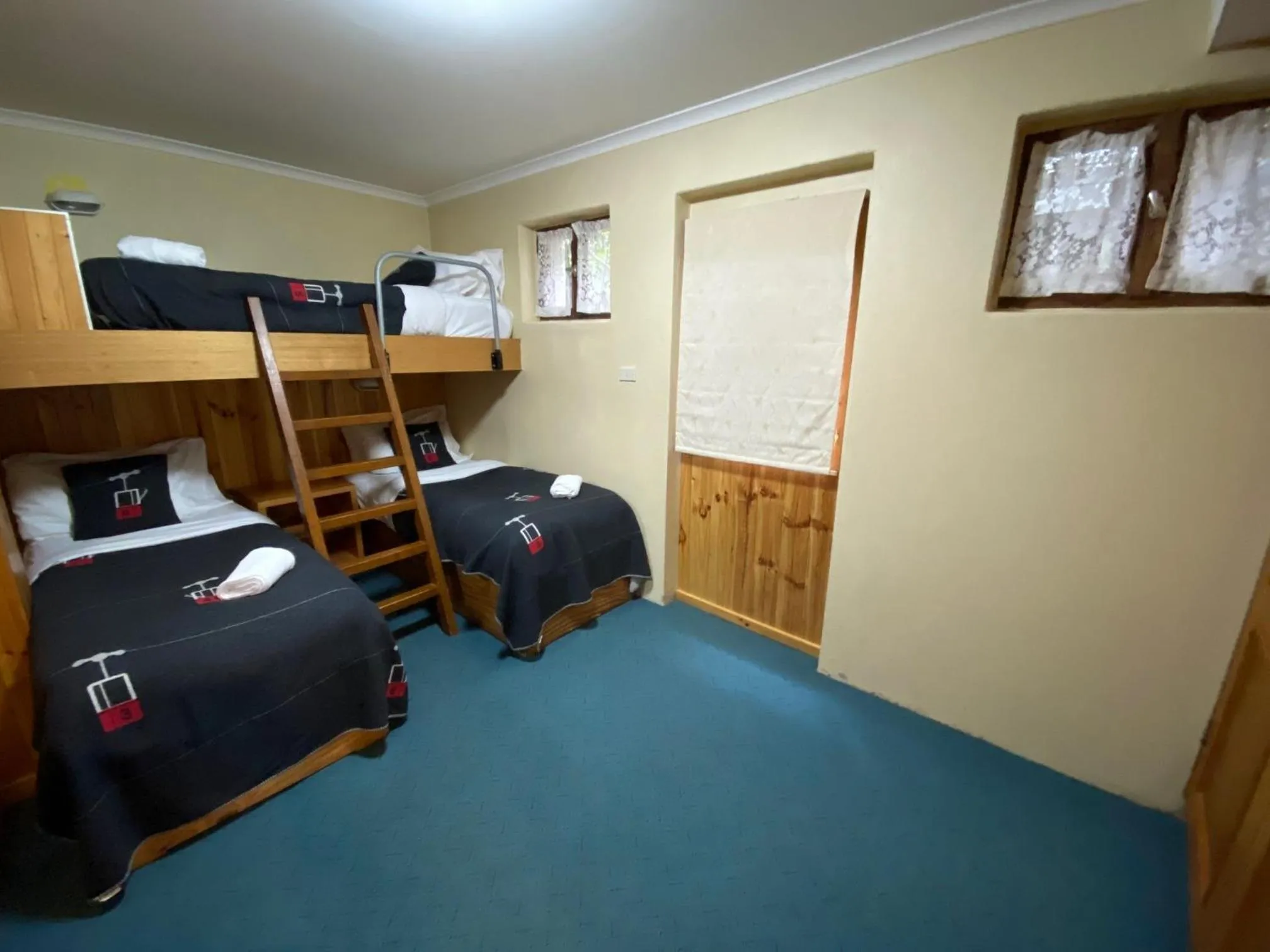 Bed in Candlelight Lodge