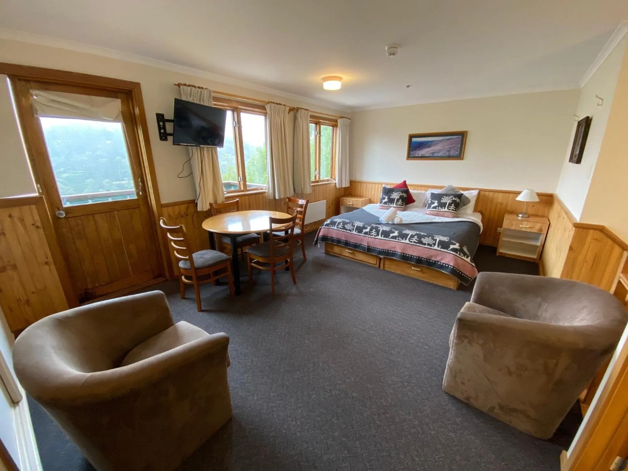 Bed in Candlelight Lodge