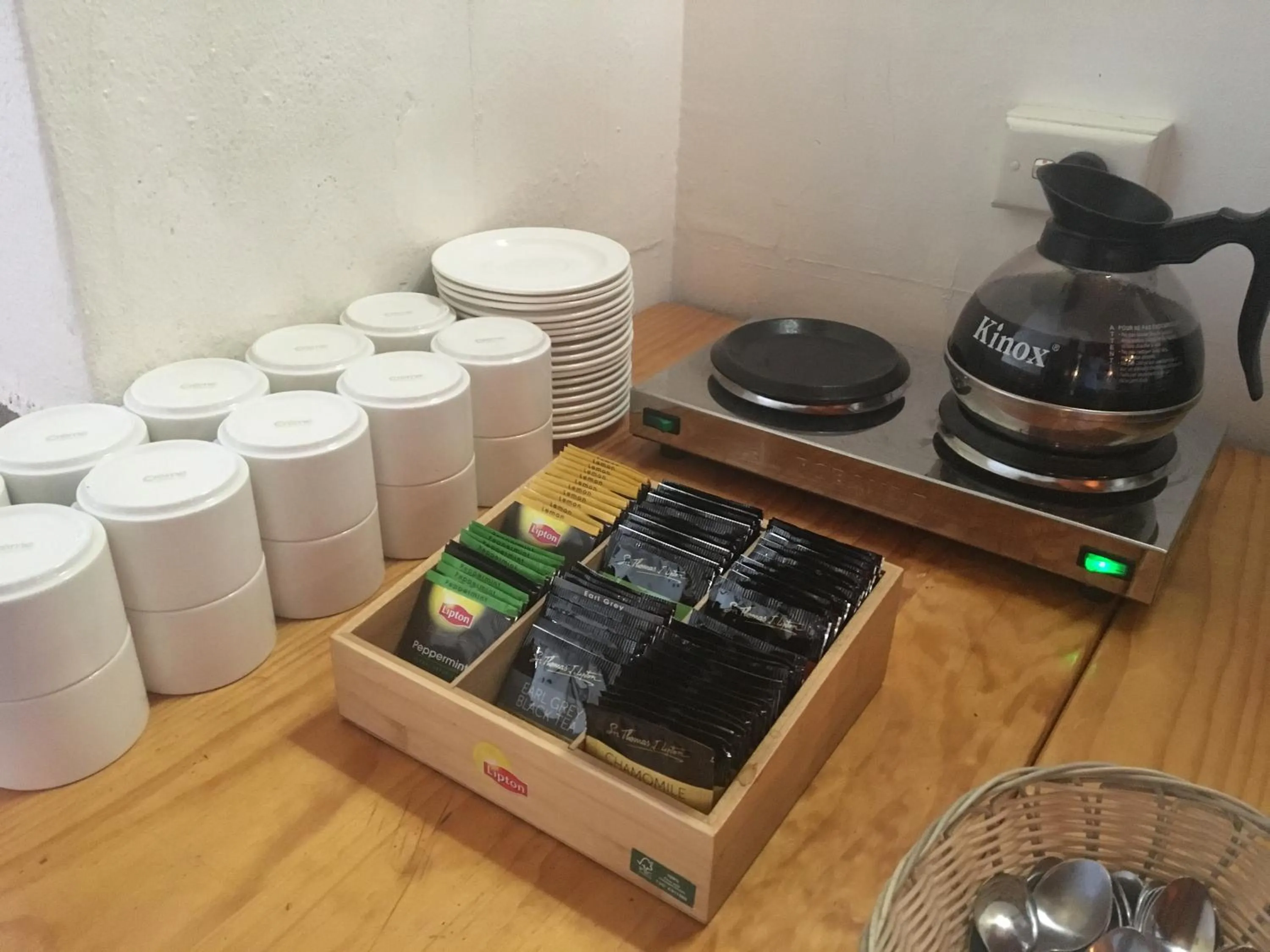 Breakfast in Candlelight Lodge