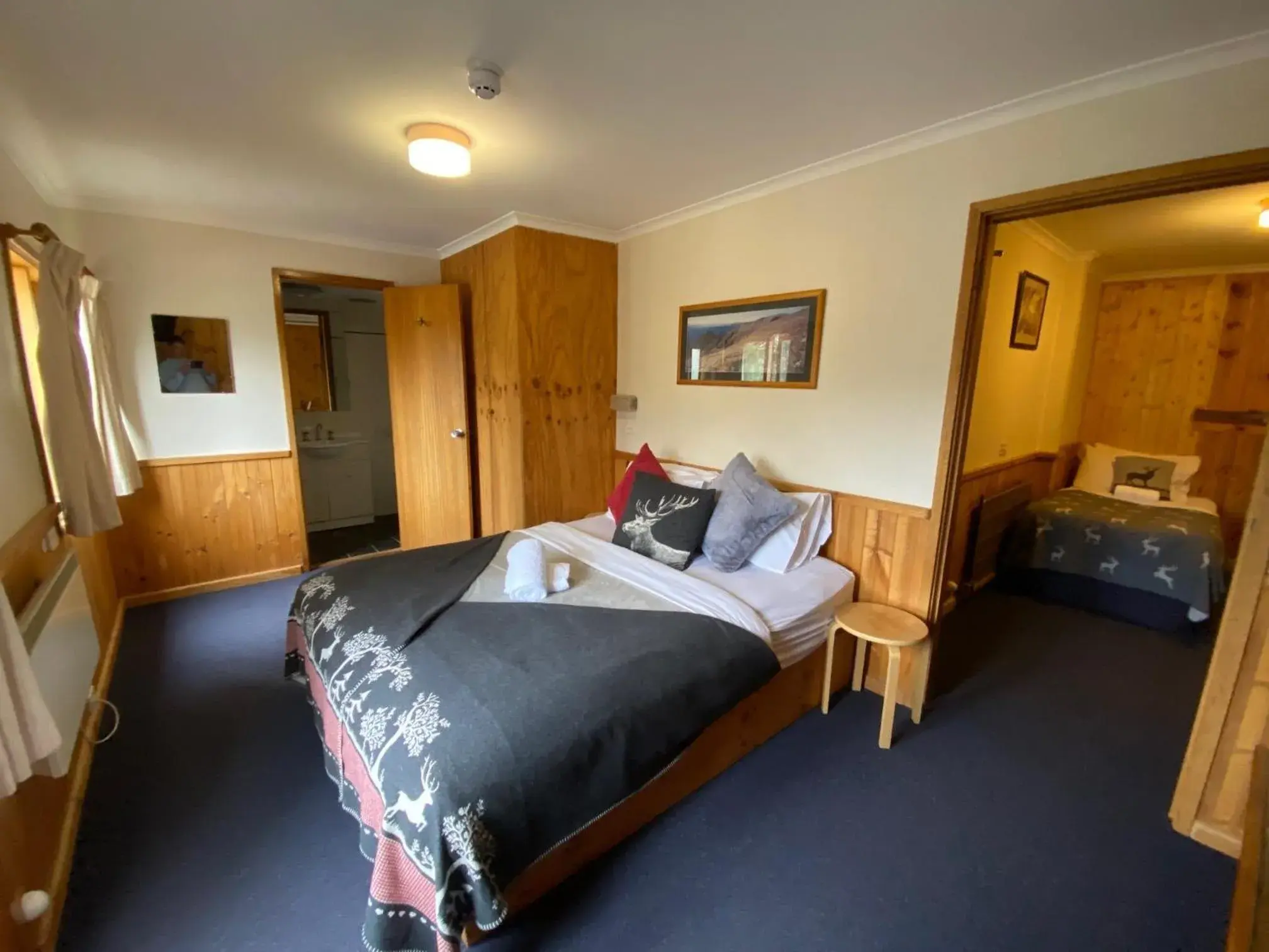 Quadruple Room in Candlelight Lodge Quadruple Room in Candlelight Lodge