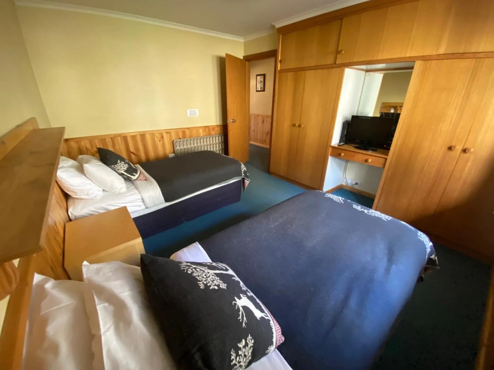 Bed in Candlelight Lodge