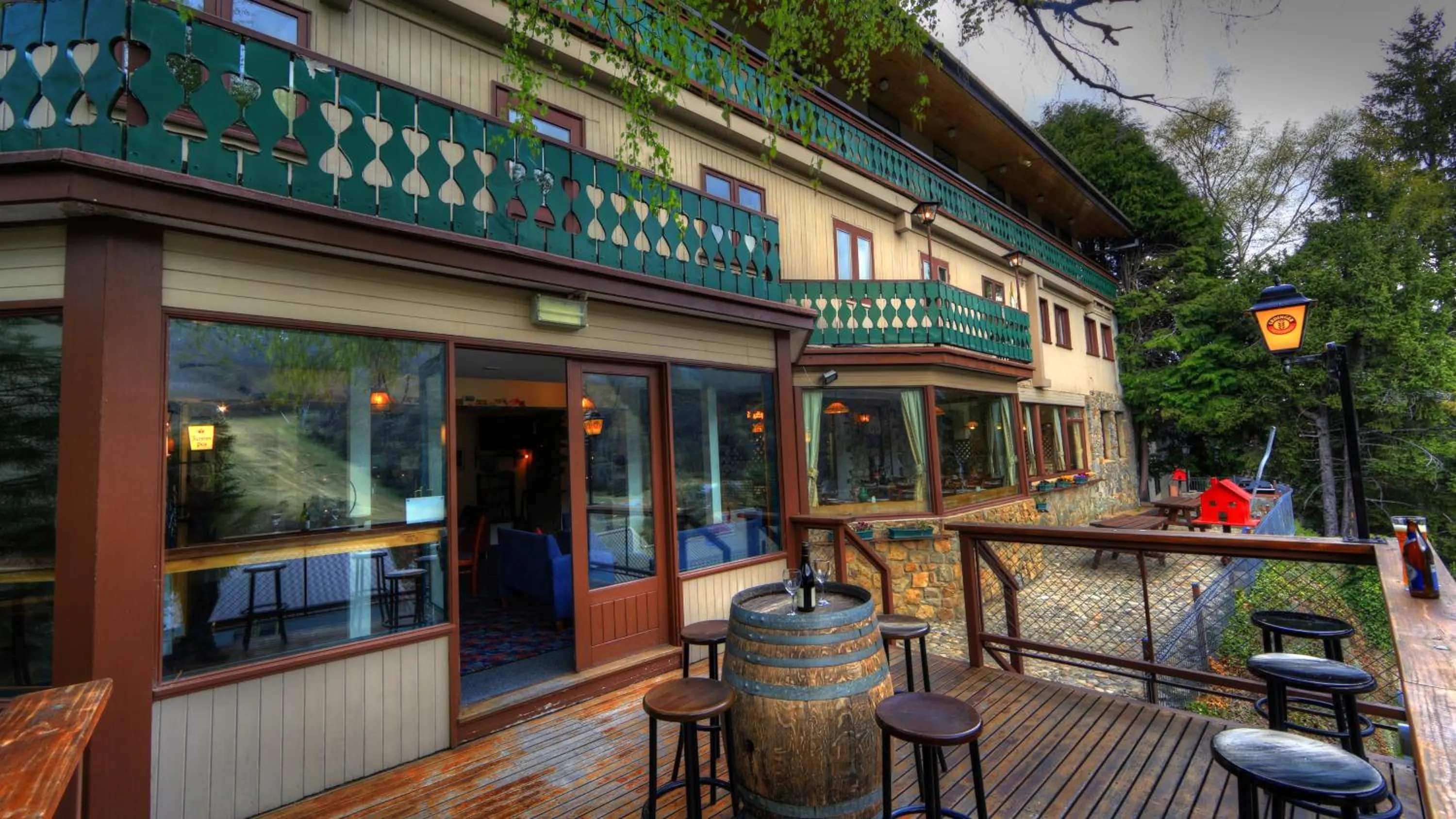 Patio in Candlelight Lodge