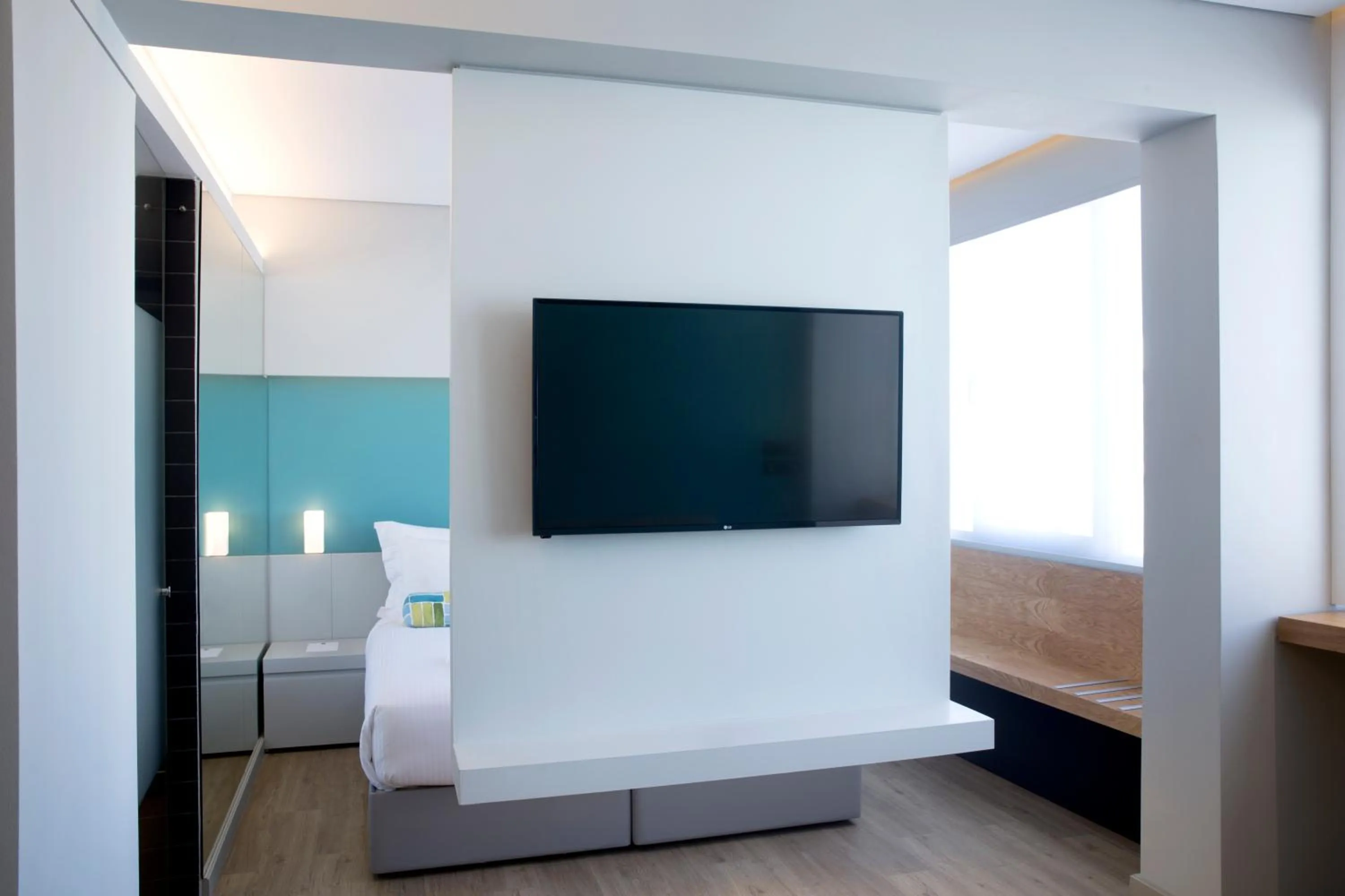 TV and multimedia, Bed in Athenaeum K 29