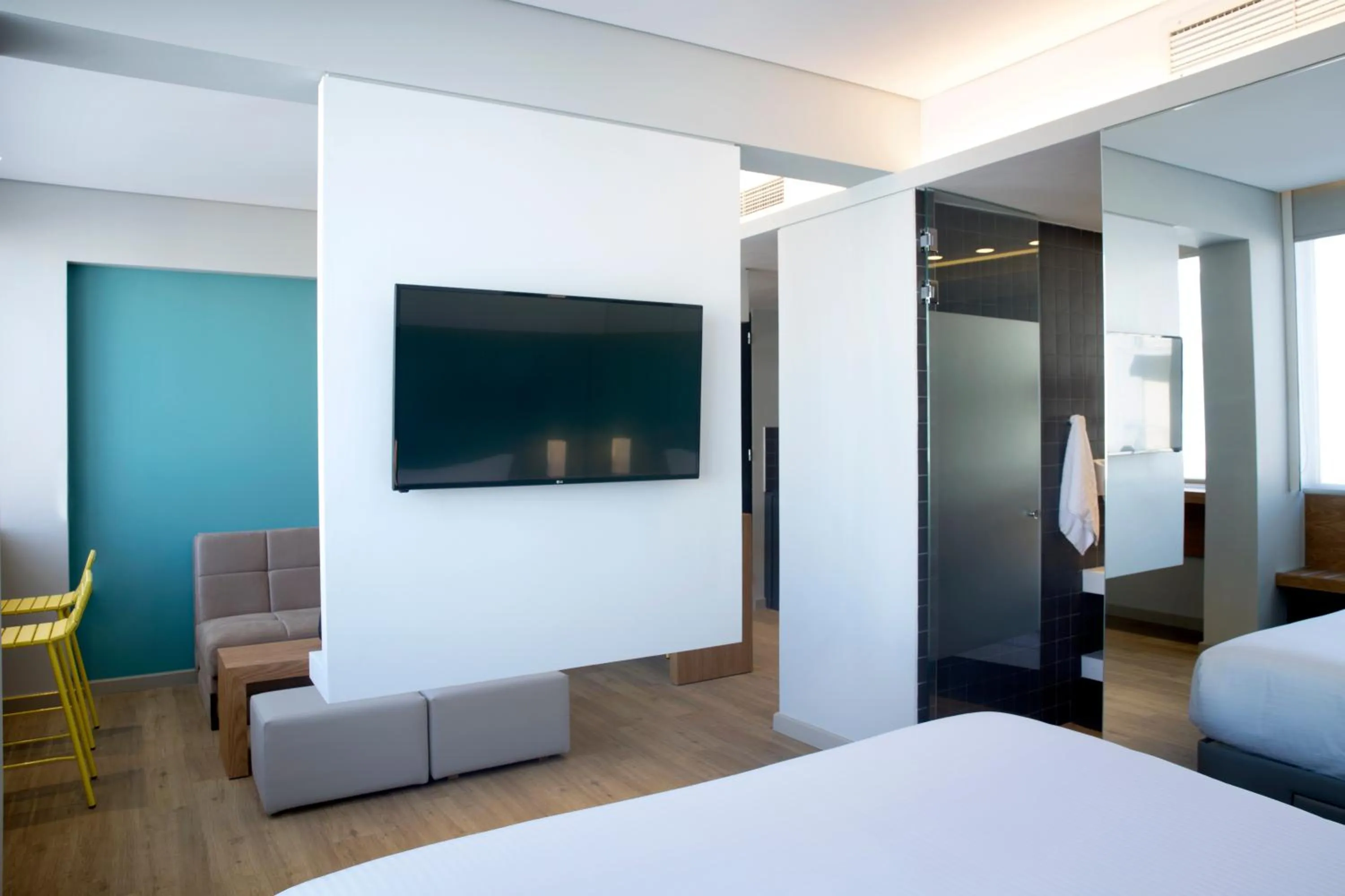 Photo of the whole room, Bed in Athenaeum K 29