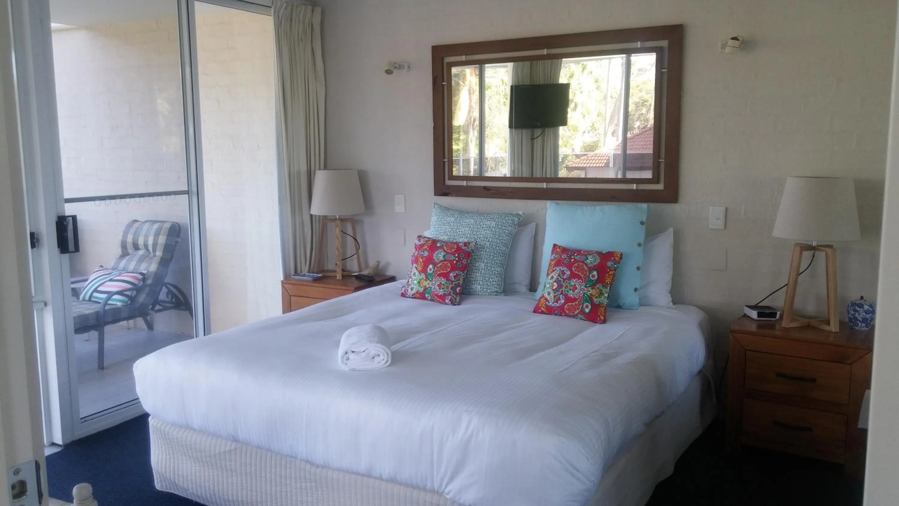 Bedroom, Bed in Apollo Apartments Merimbula