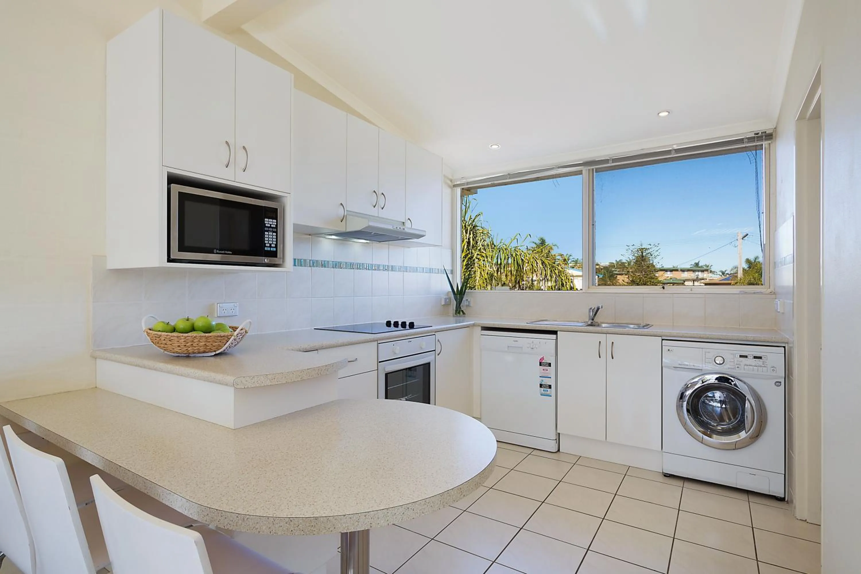 Kitchen or kitchenette in Seashells Apartments Merimbula