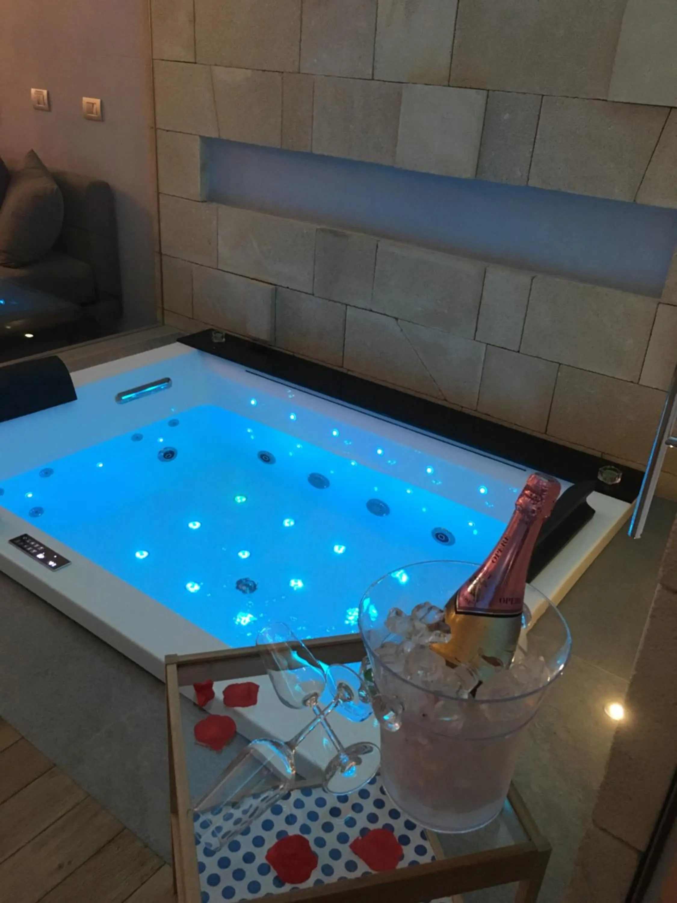 Hot Tub in Mater Aquae