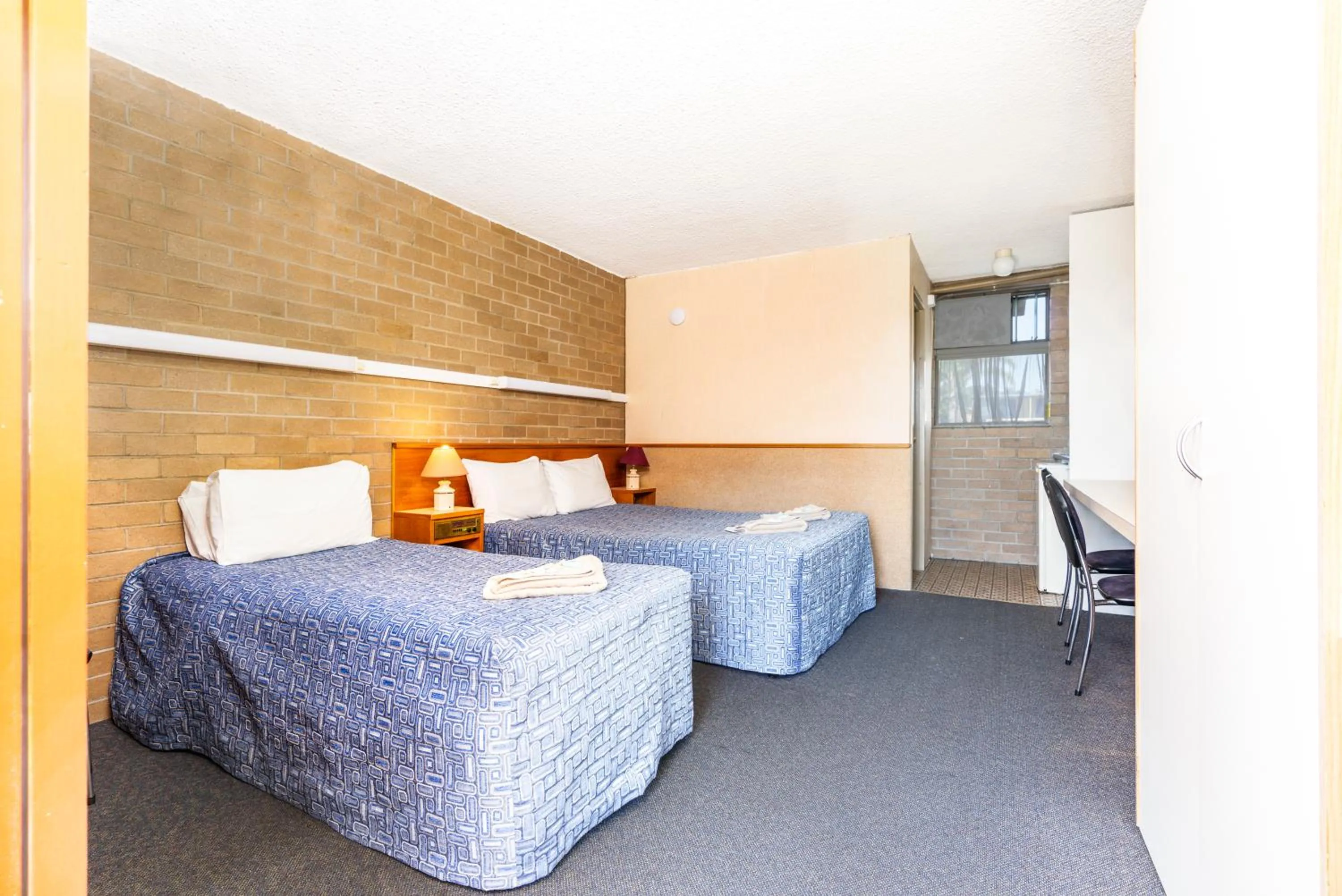 Bed in Town Centre Motor Inn