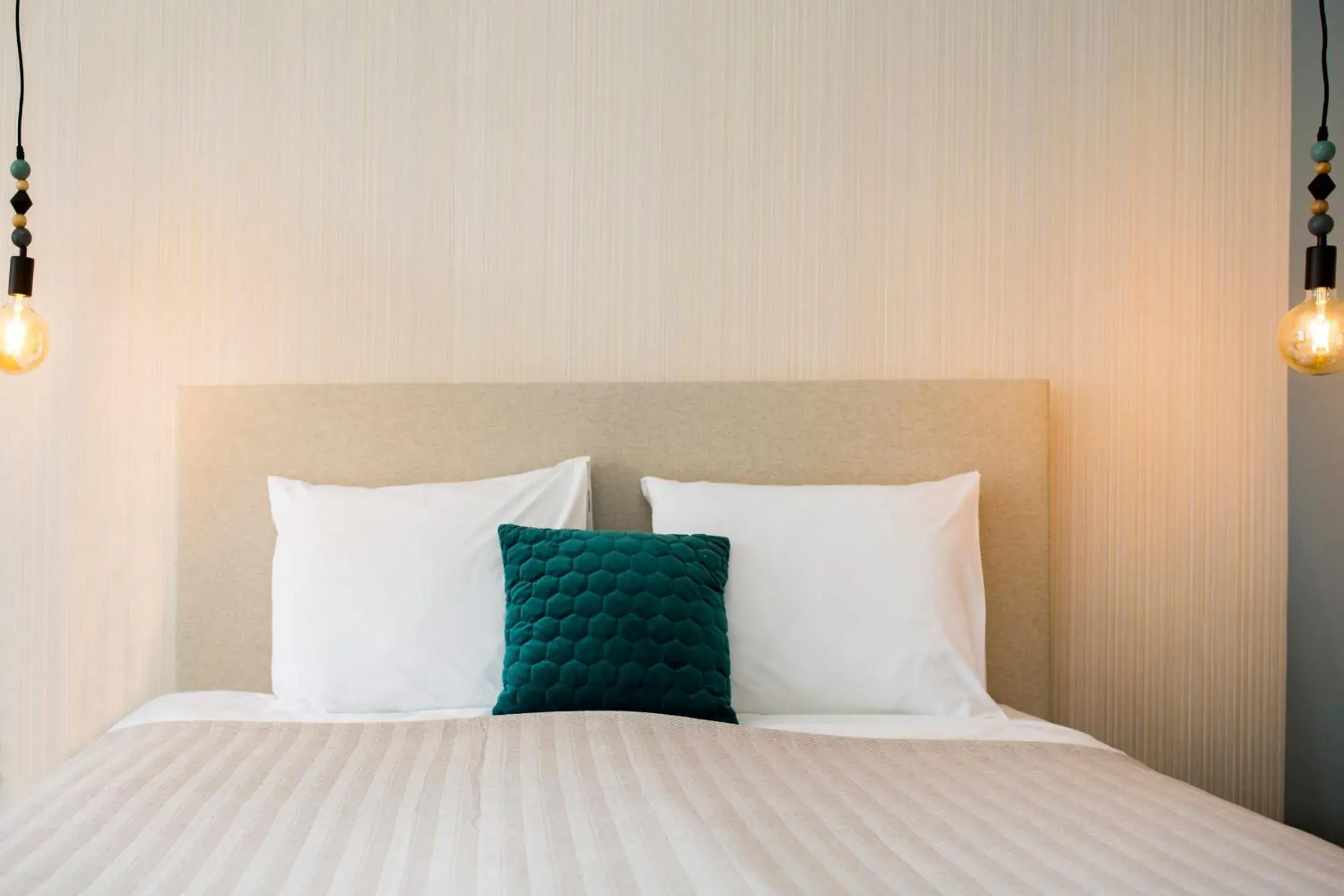 Bedroom, Bed in Stadsvilla Mout Rotterdam-Schiedam Bedroom, Bed in Stadsvilla Mout Rotterdam-Schiedam